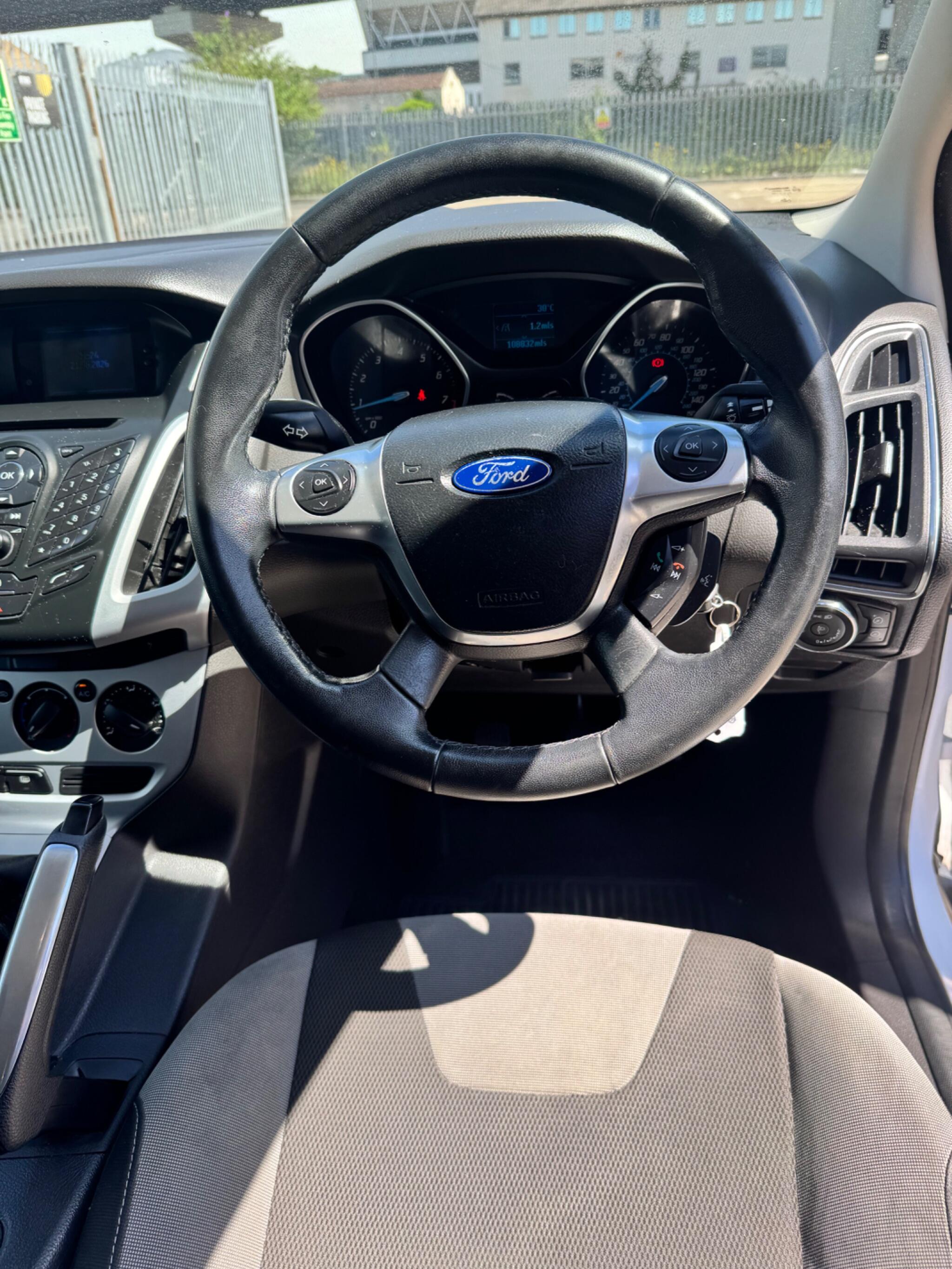 Ford Focus view 42
