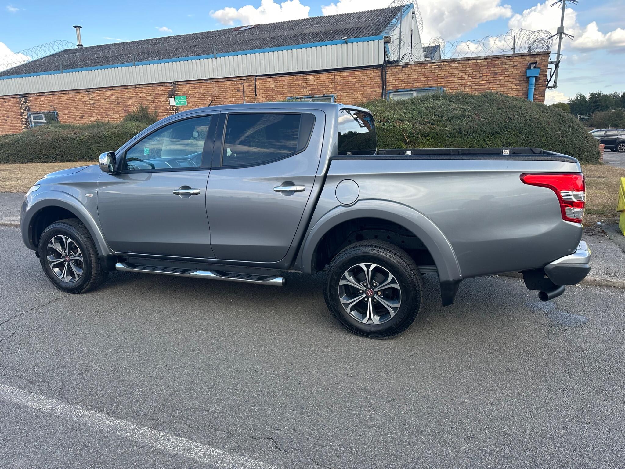 Fiat Fullback view 11