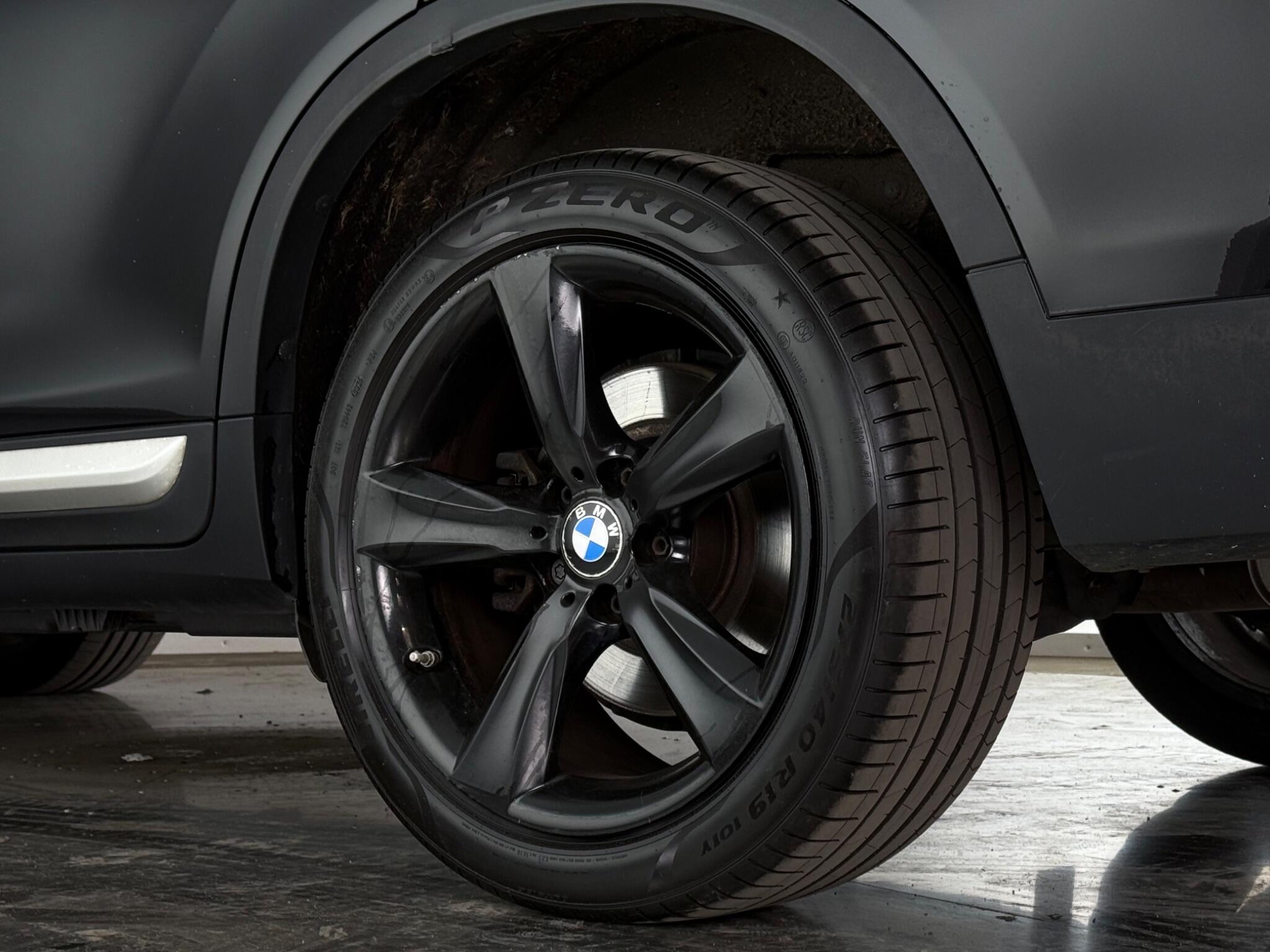 BMW X3 view 9
