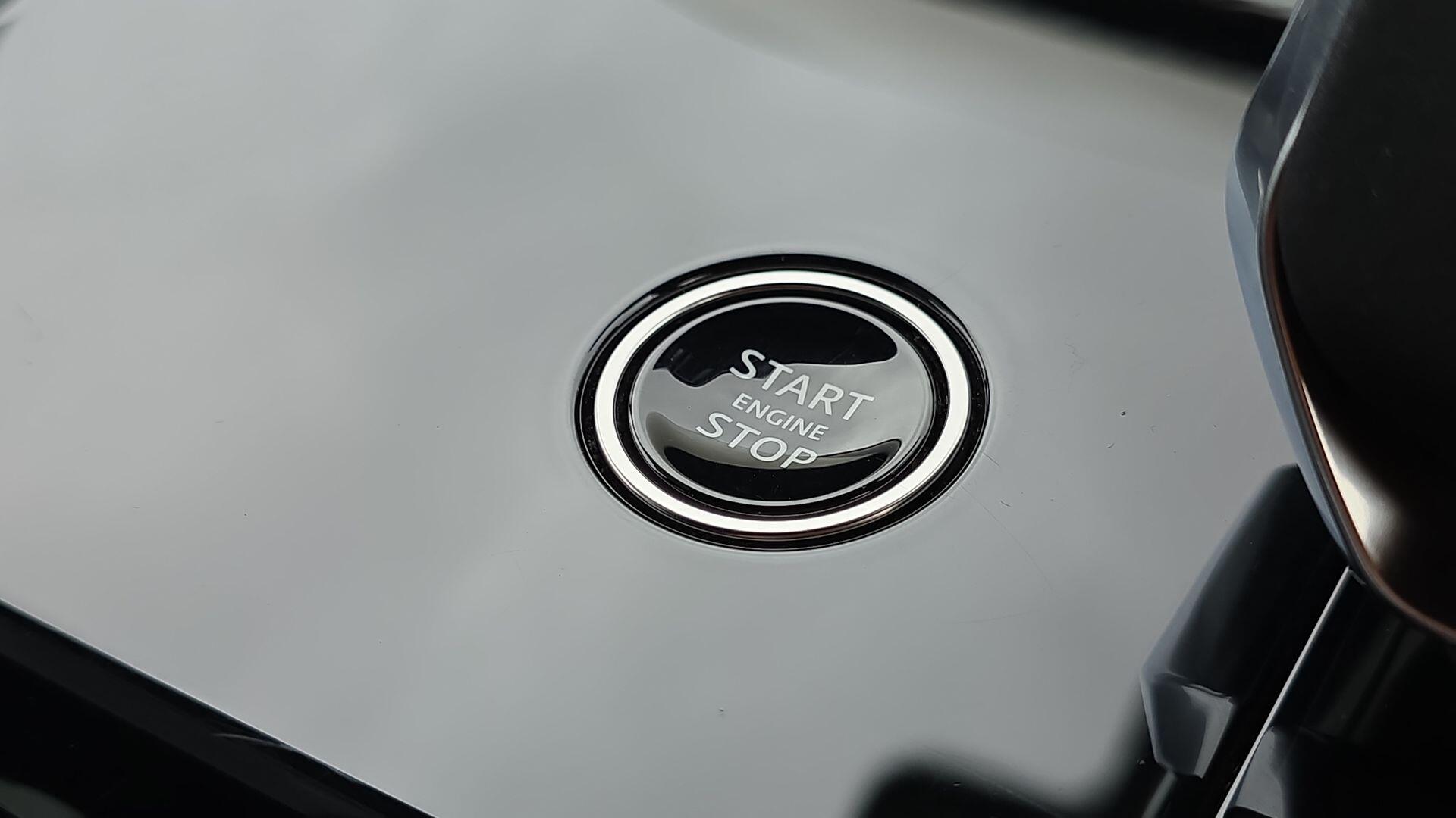 Land Rover Range Rover Sport view 34