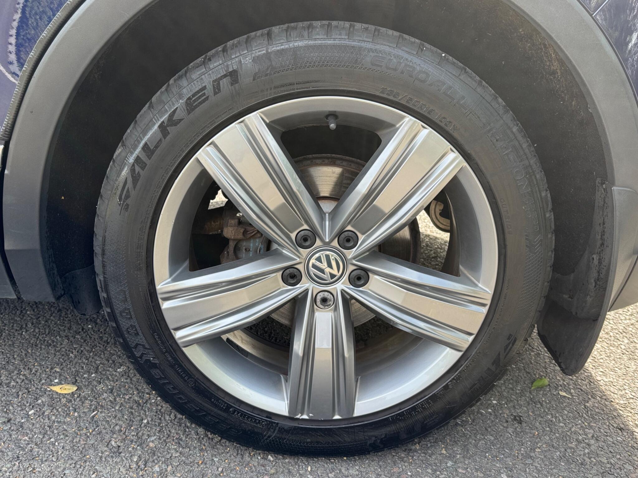 Volkswagen Tiguan view 18