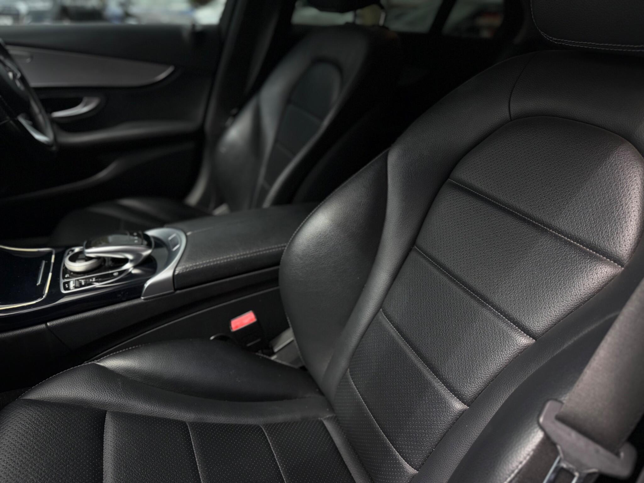 Mercedes-Benz C Class view 33