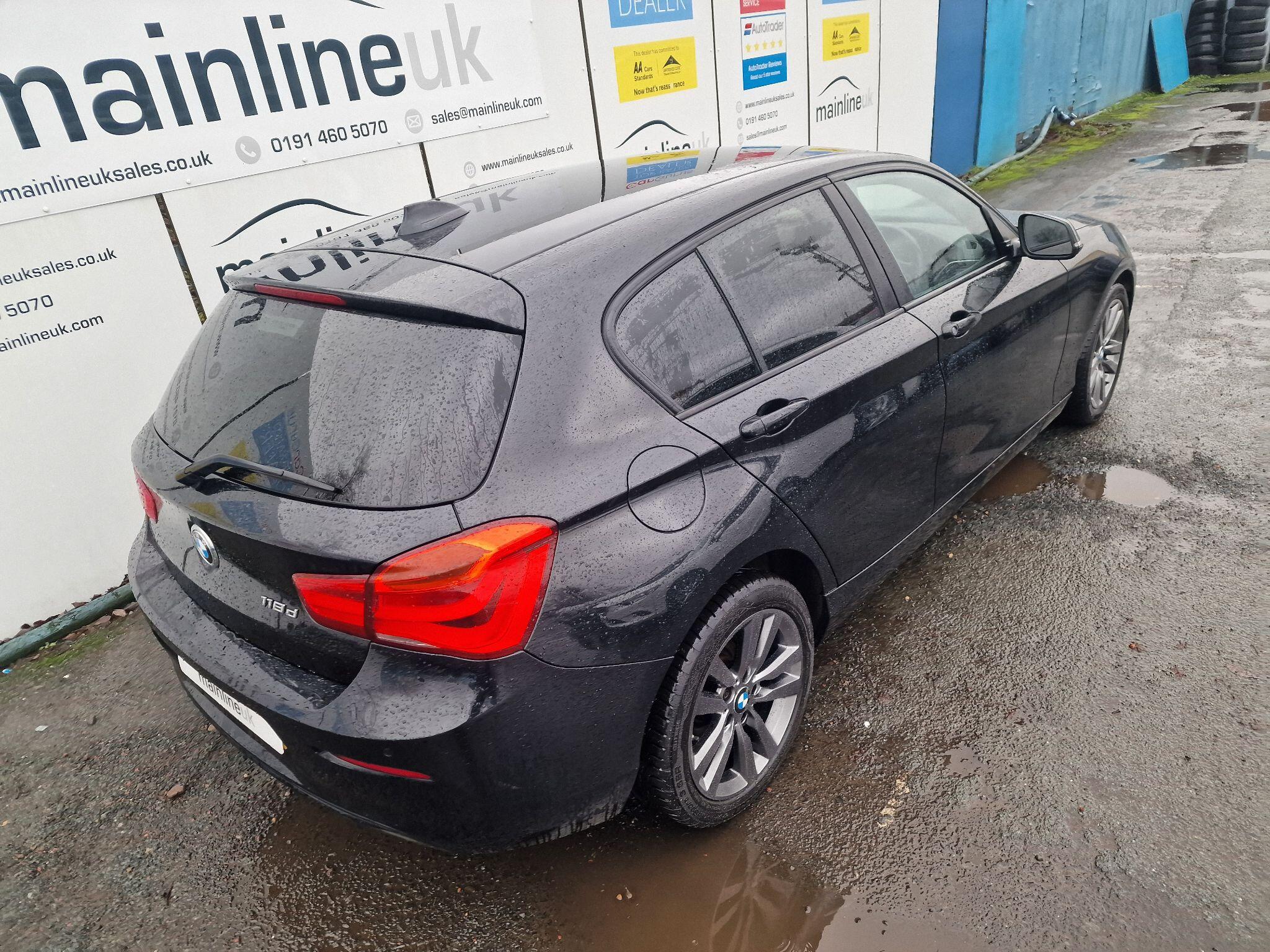 BMW 1 Series view 24
