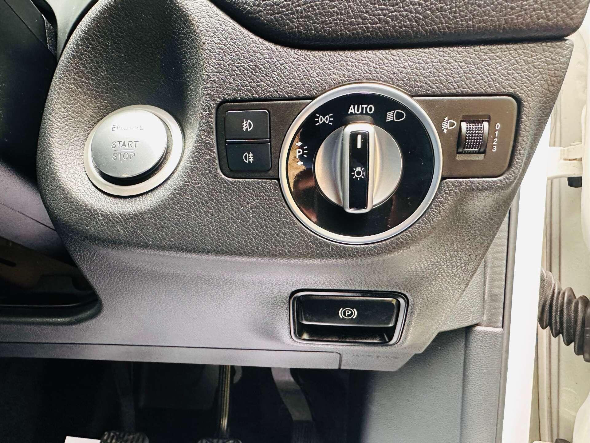 Mercedes-Benz Gla view 21