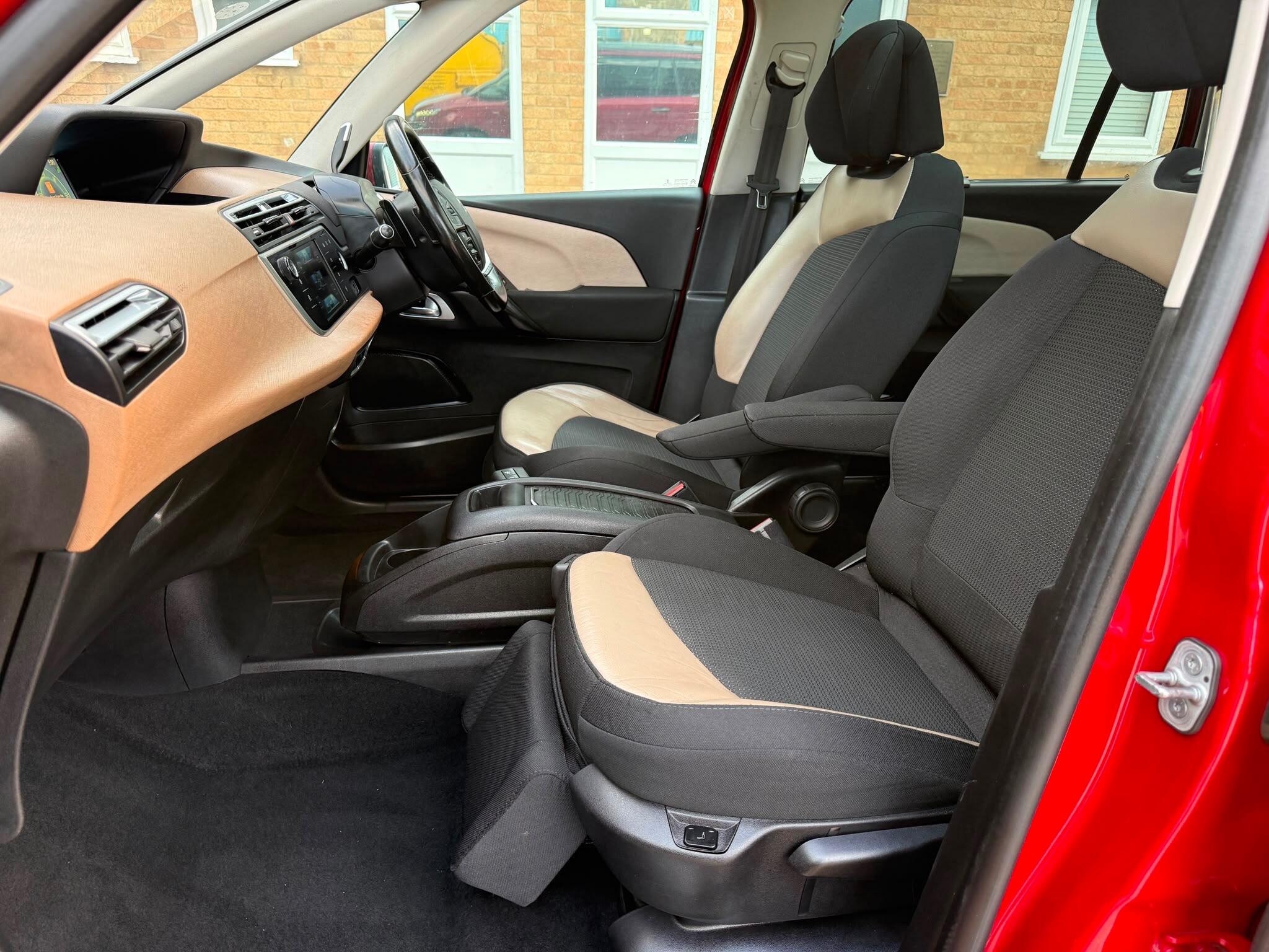 Citroen Grand C4 Picasso view 23