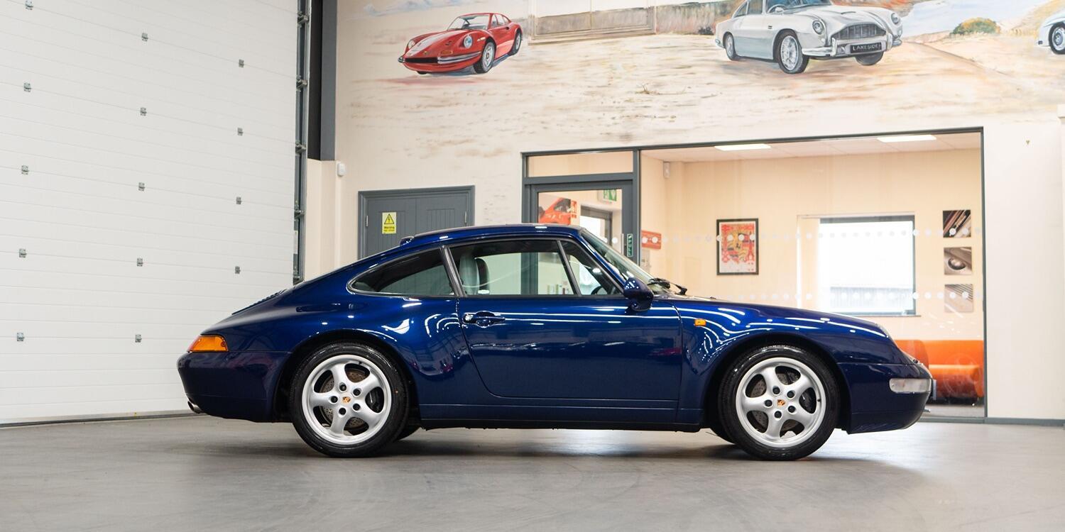 Porsche 911 view 12