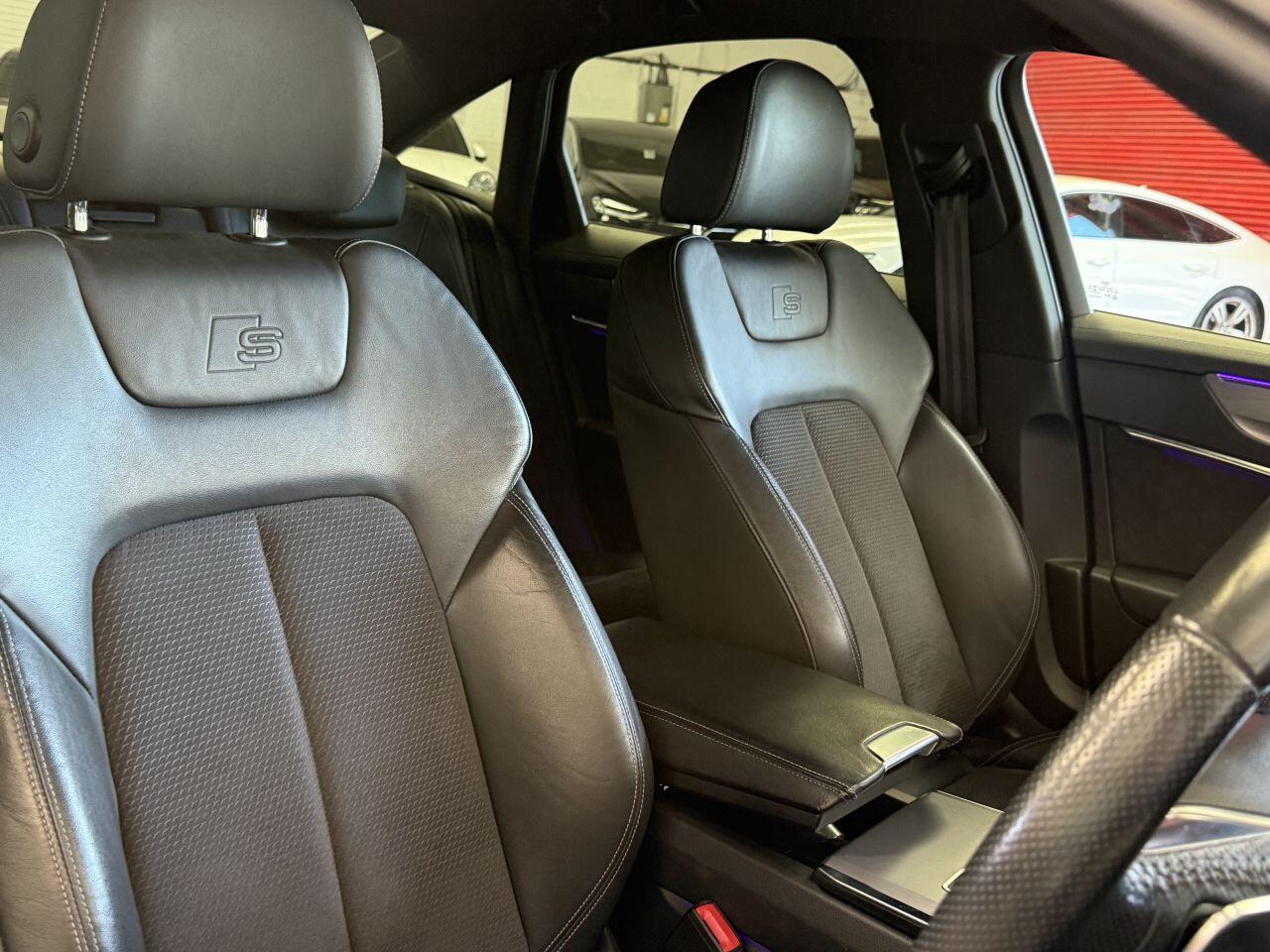 Audi A6 Saloon view 32