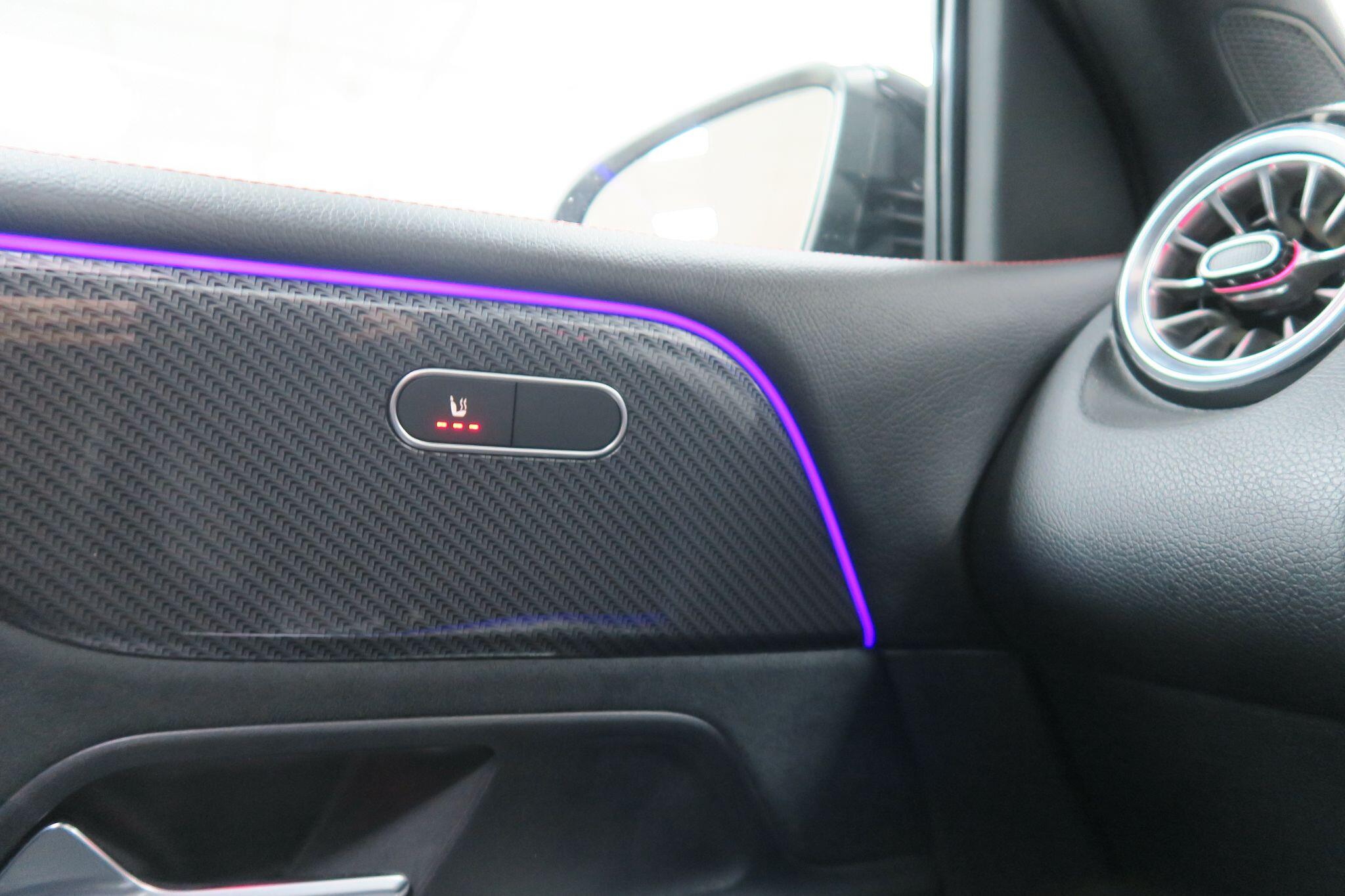 Mercedes-Benz GLB view 18