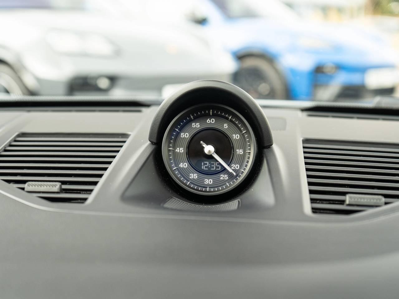 Porsche 911 view 48