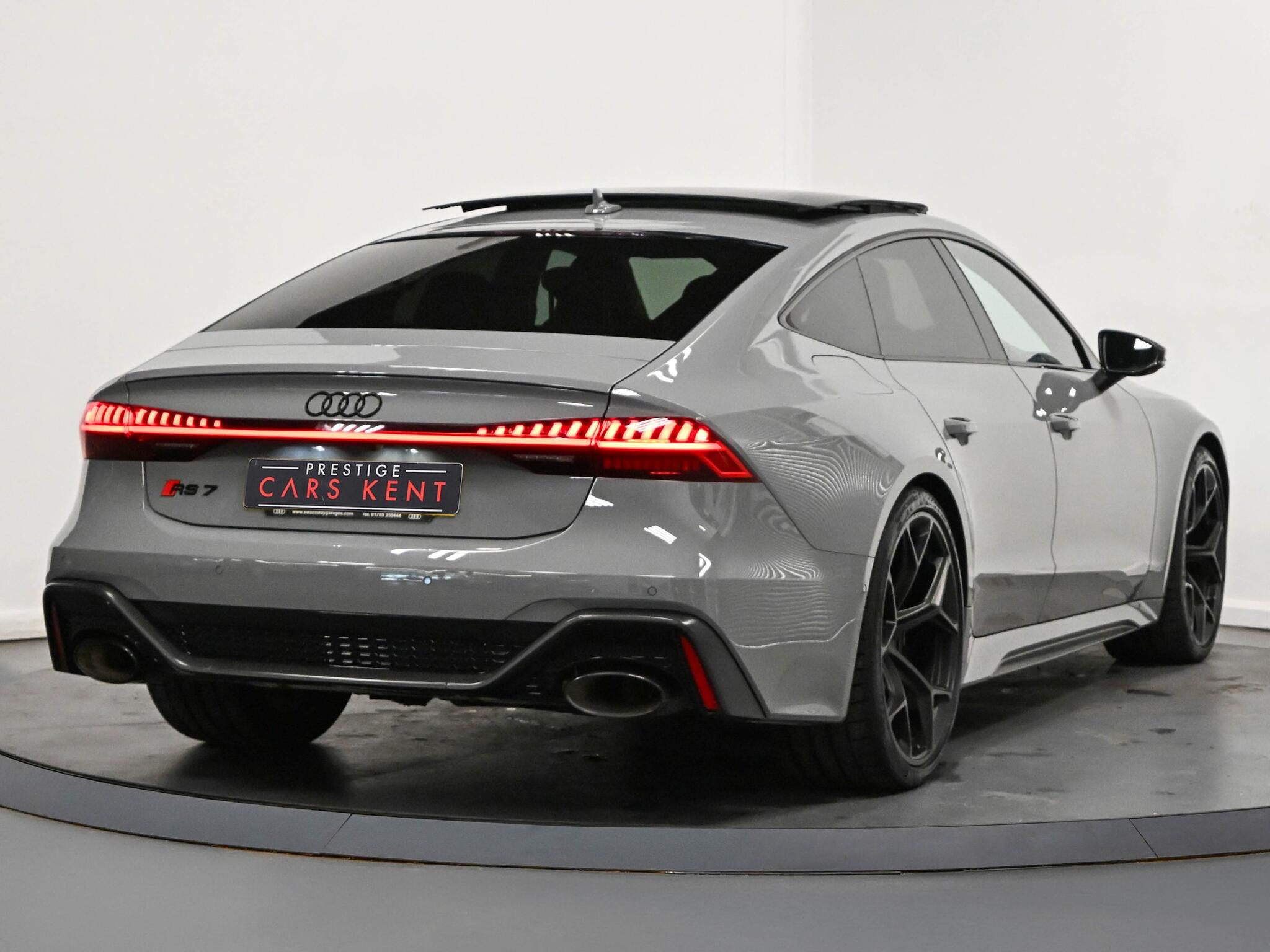 Audi RS7 view 13