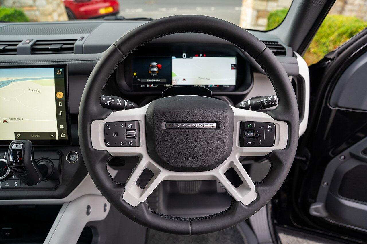 Land Rover Defender view 87