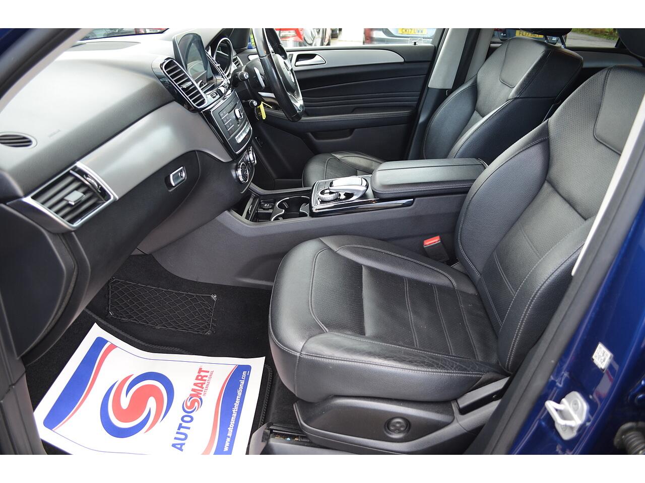 Mercedes-Benz Gle view 14