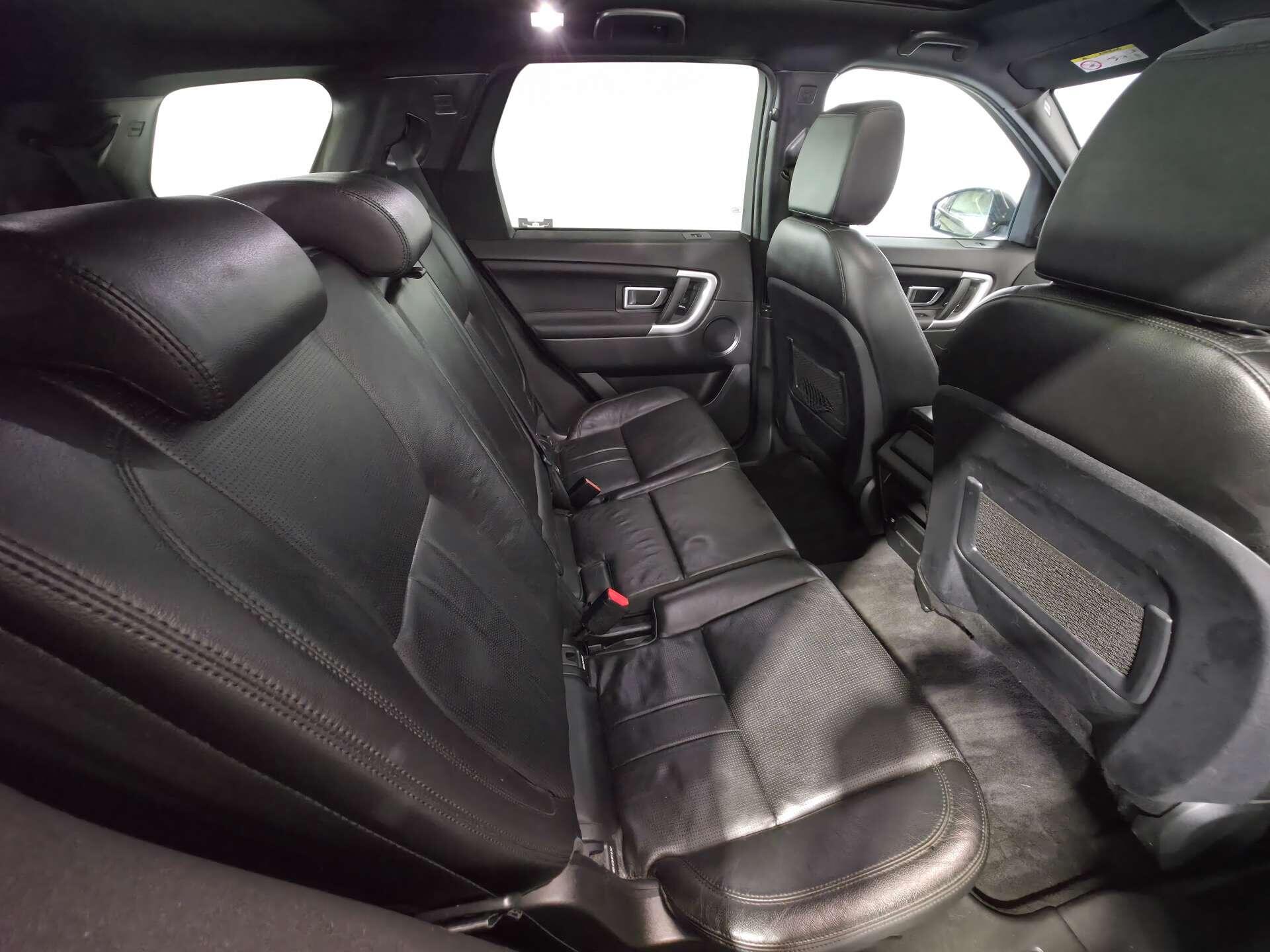 Land Rover Discovery Sport view 53