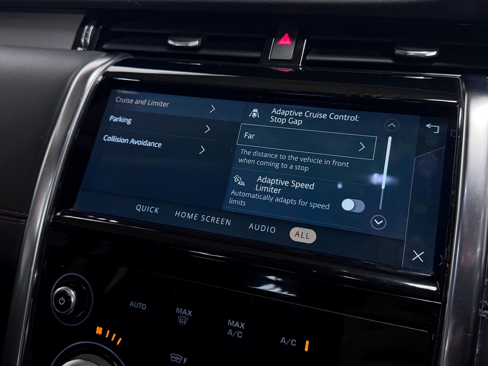 Land Rover Discovery Sport view 73