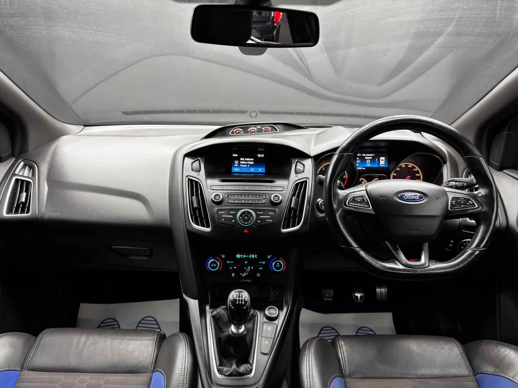Ford Focus view 10