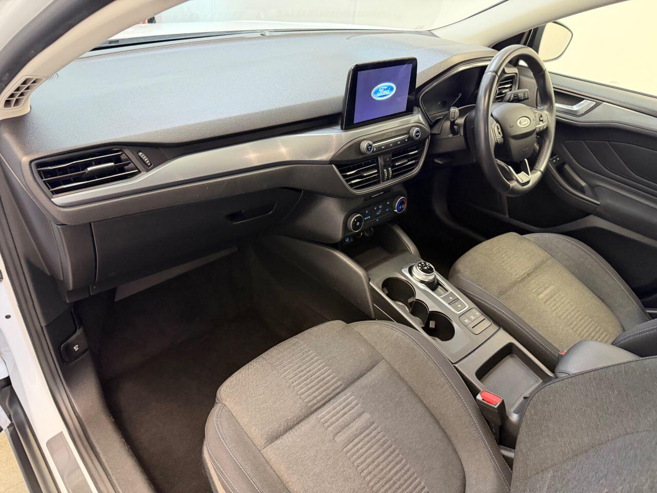 Ford Focus view 19