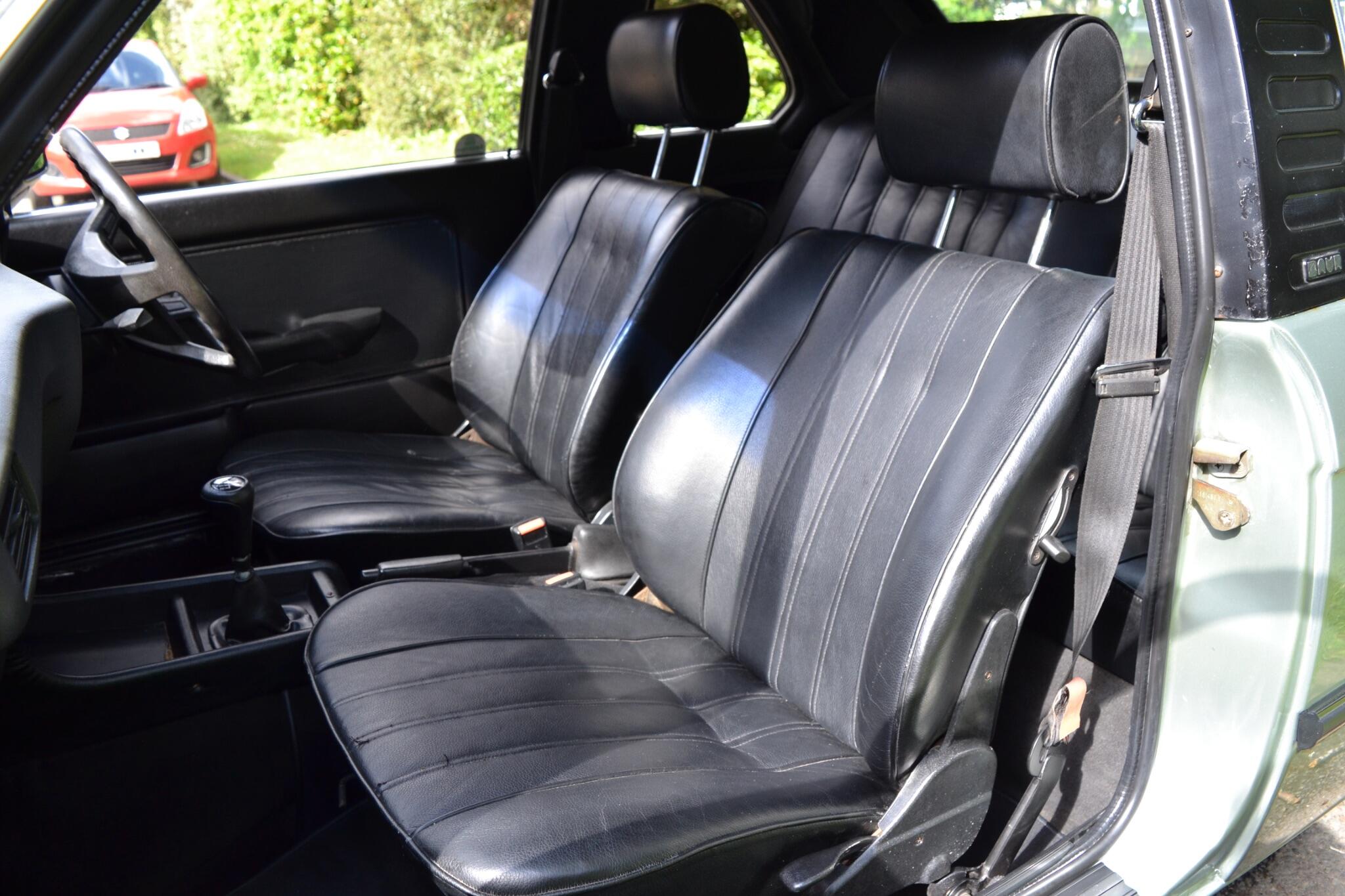 BMW 3 Series view 28