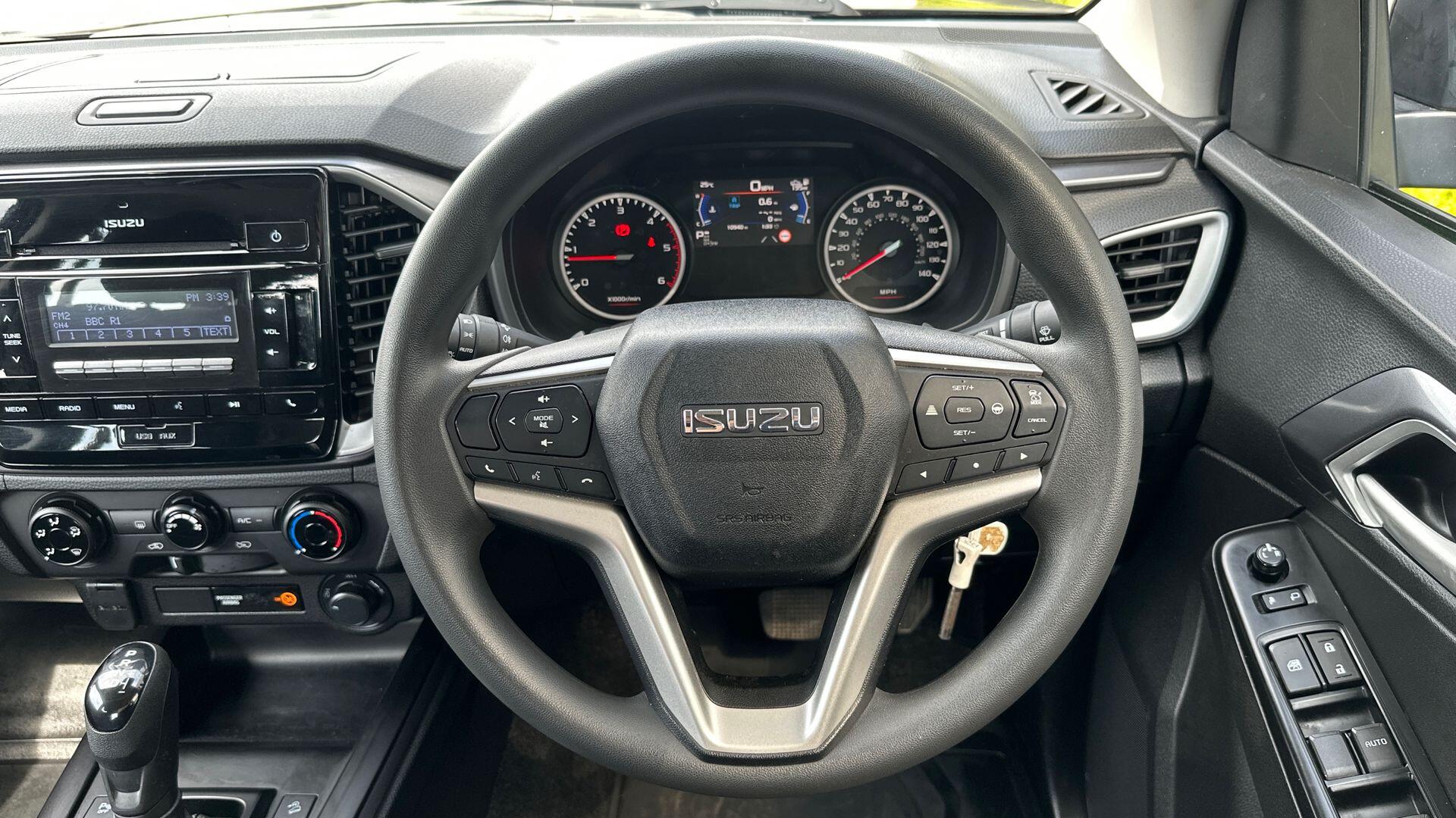 Isuzu D-Max view 14