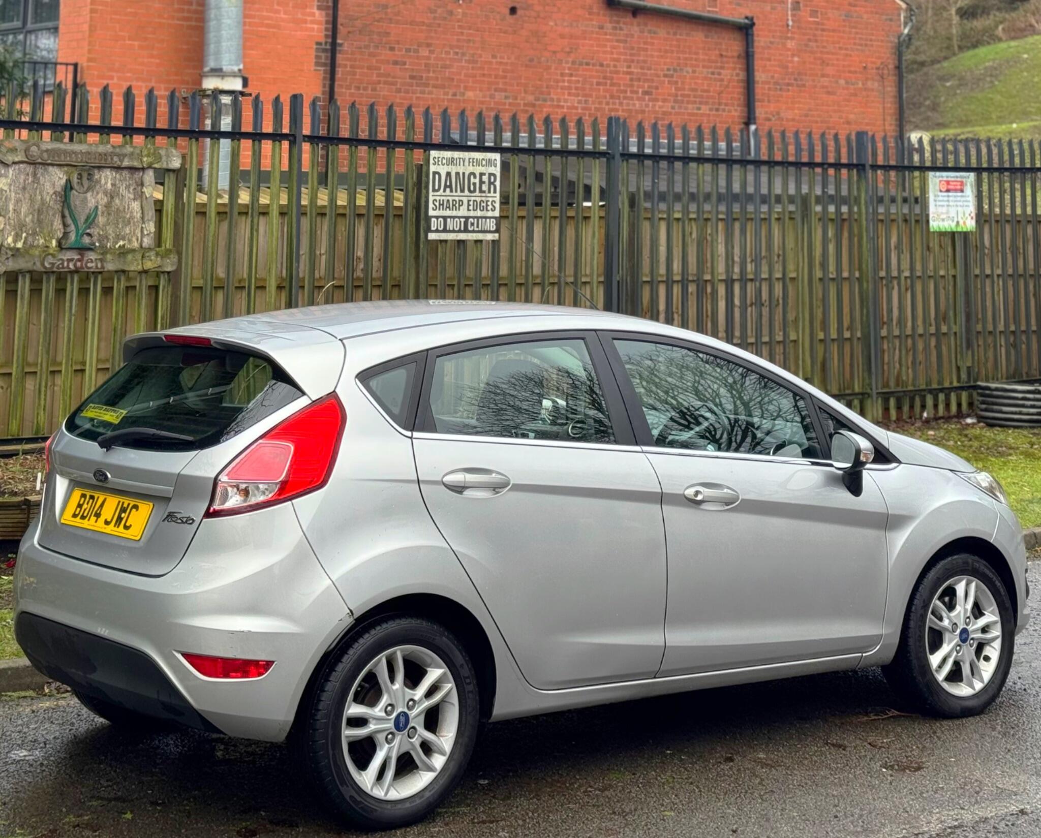 2014 Ford Fiesta 1.5 TDCi Zetec Euro 5 5dr image 24