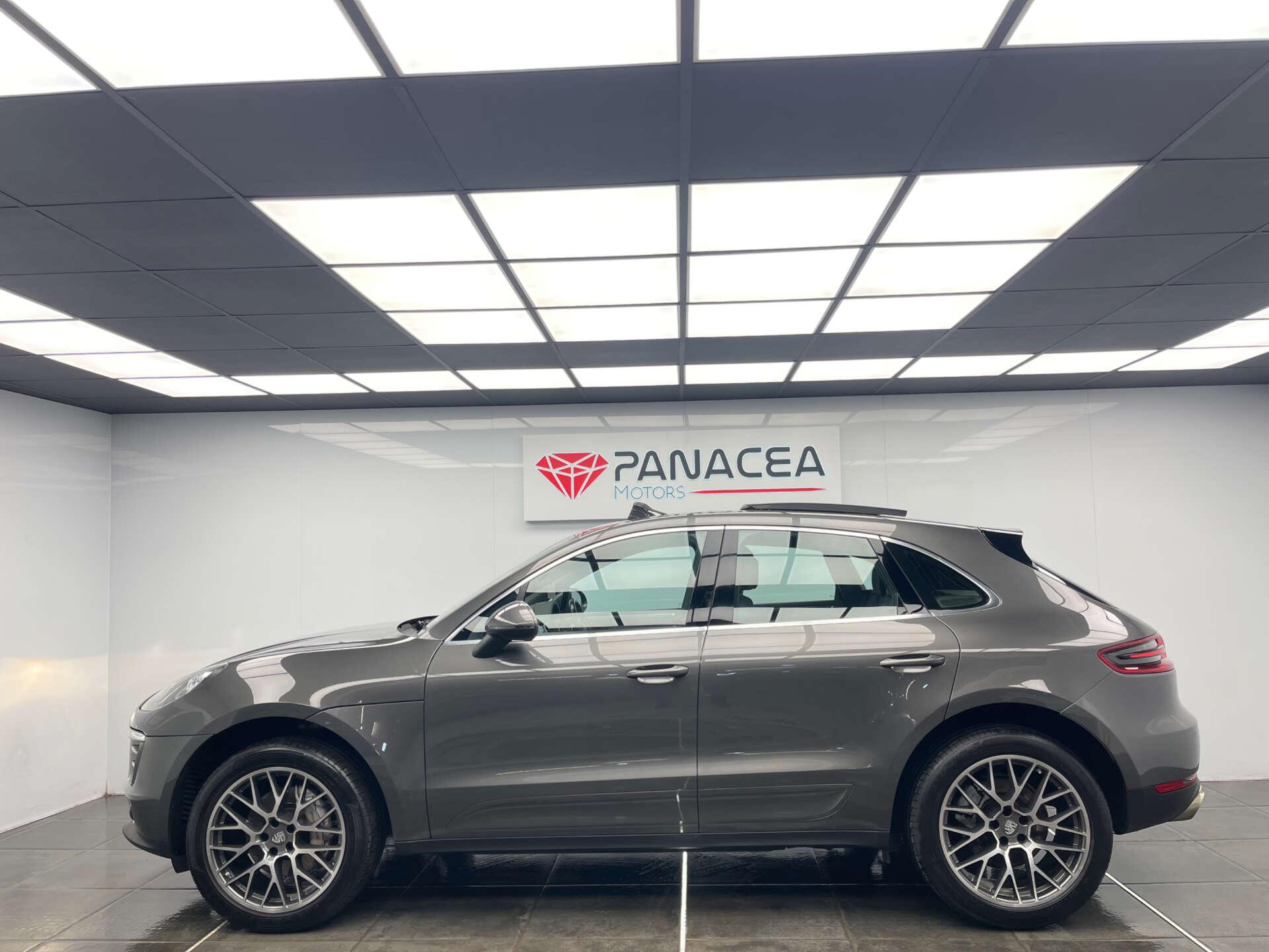 Porsche Macan view 34
