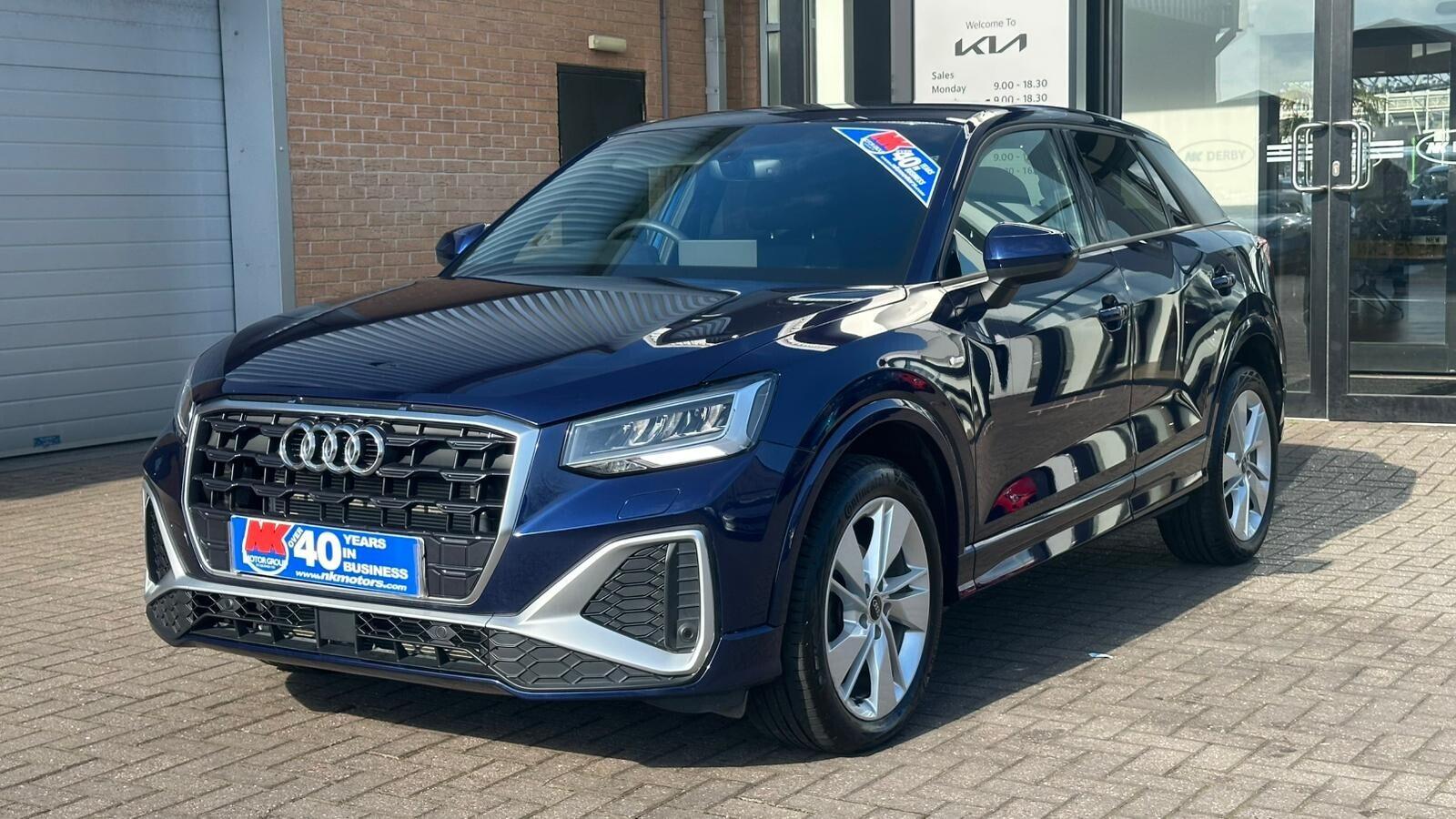 Audi Q2 view 8