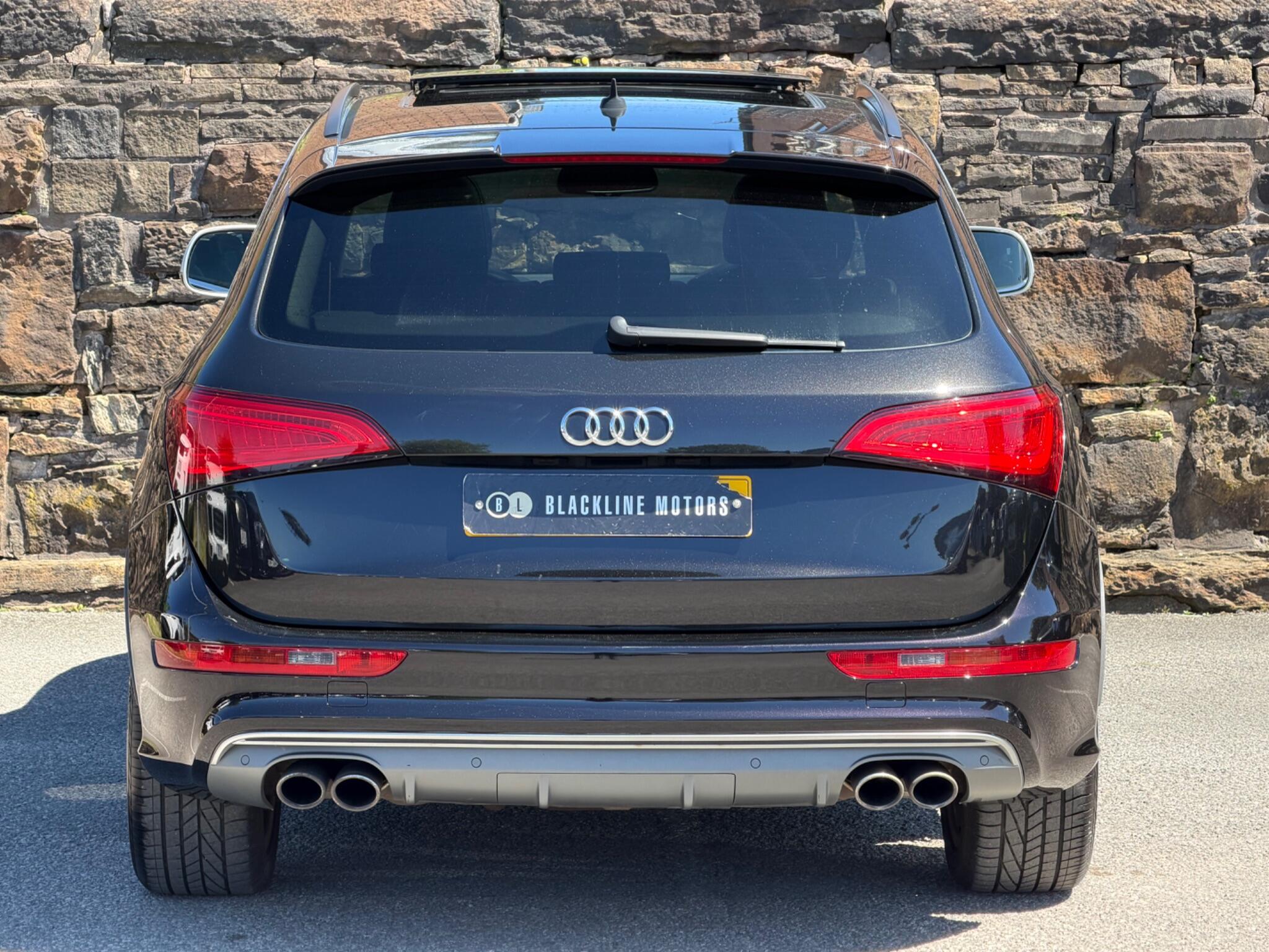 Audi SQ5 view 6