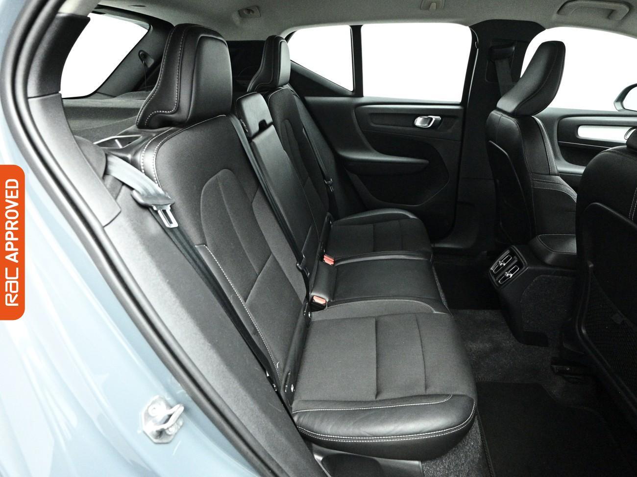 Volvo XC40 view 13