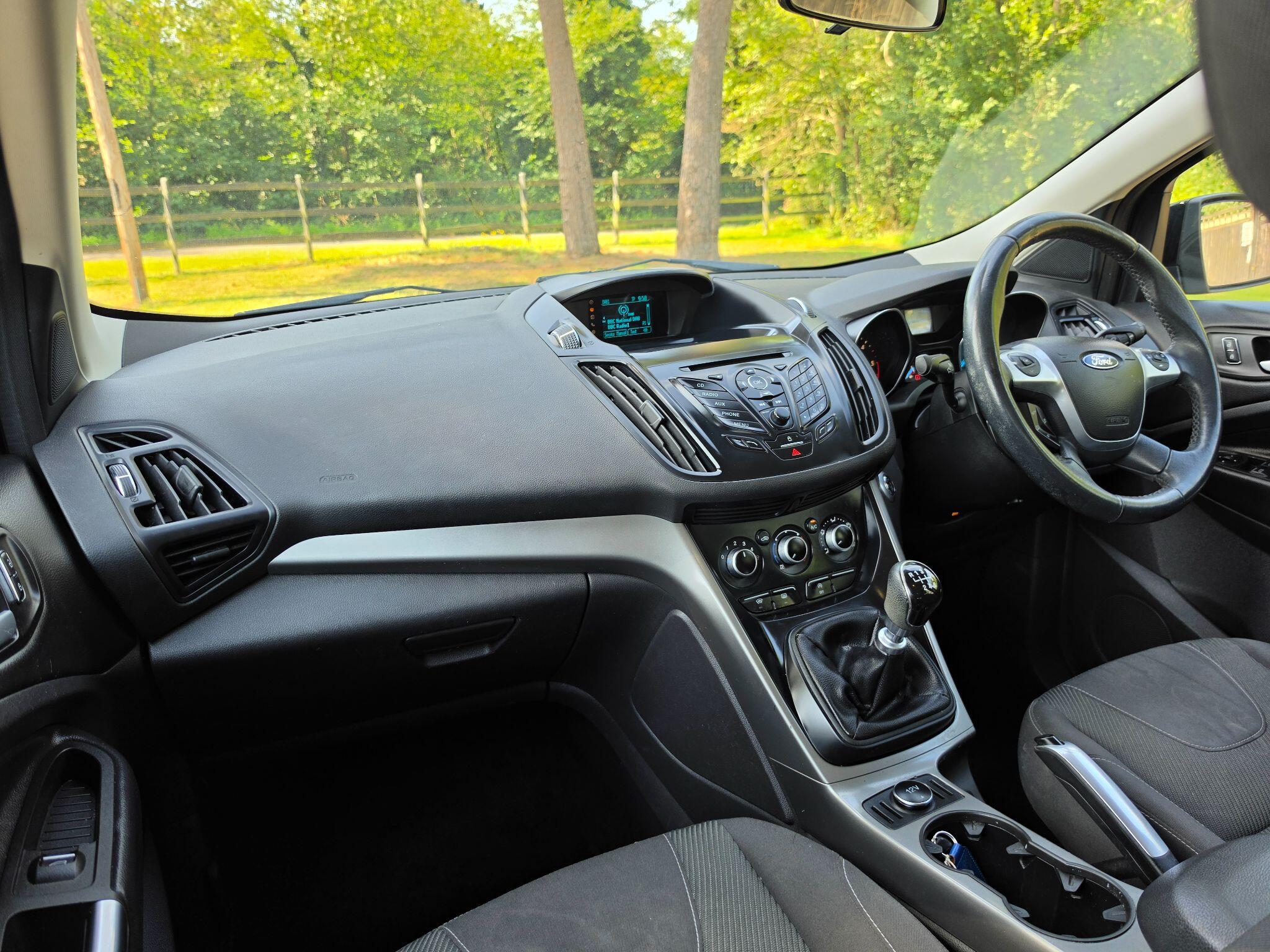 Ford Kuga view 37