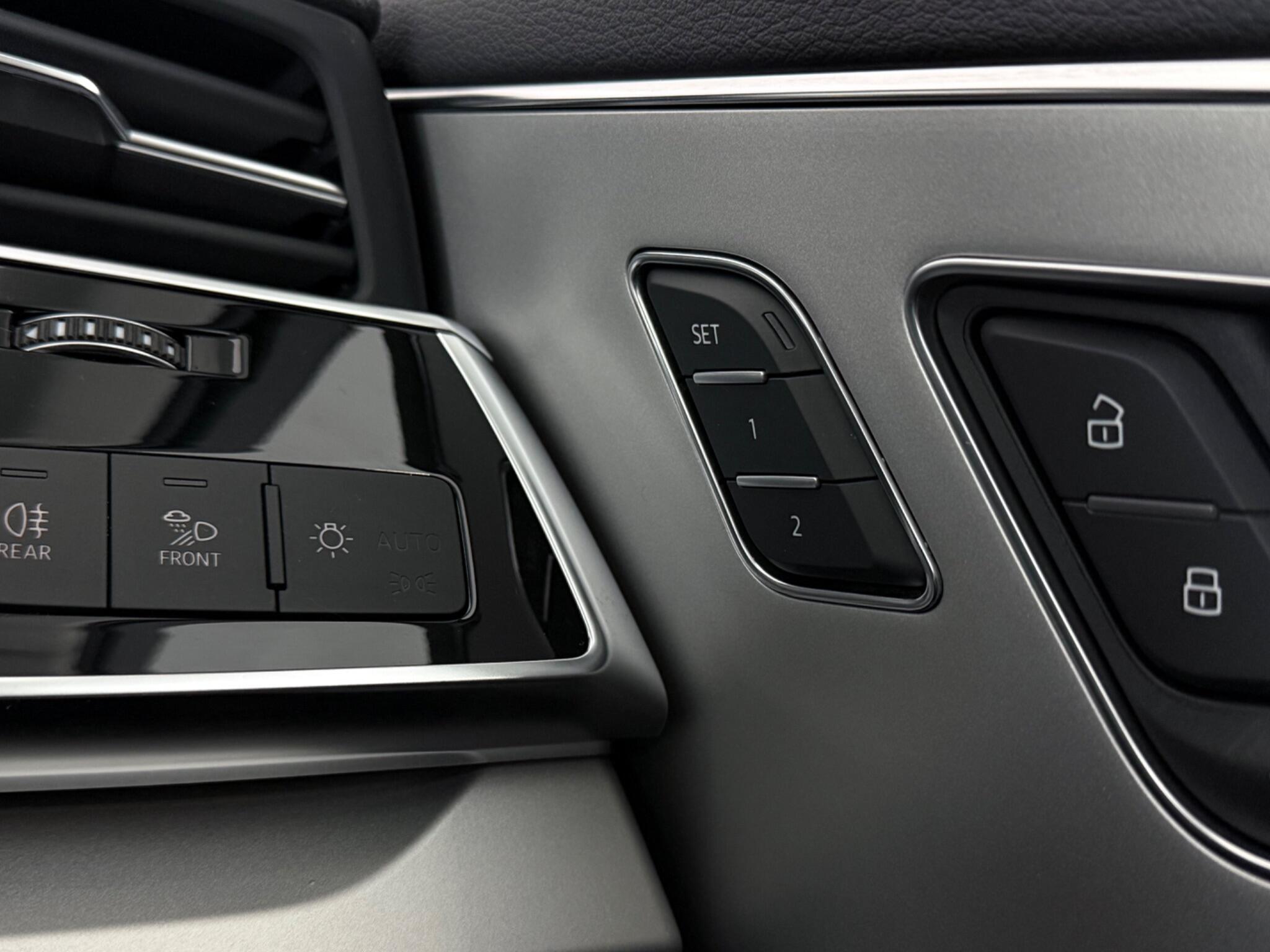 Audi Q7 view 24