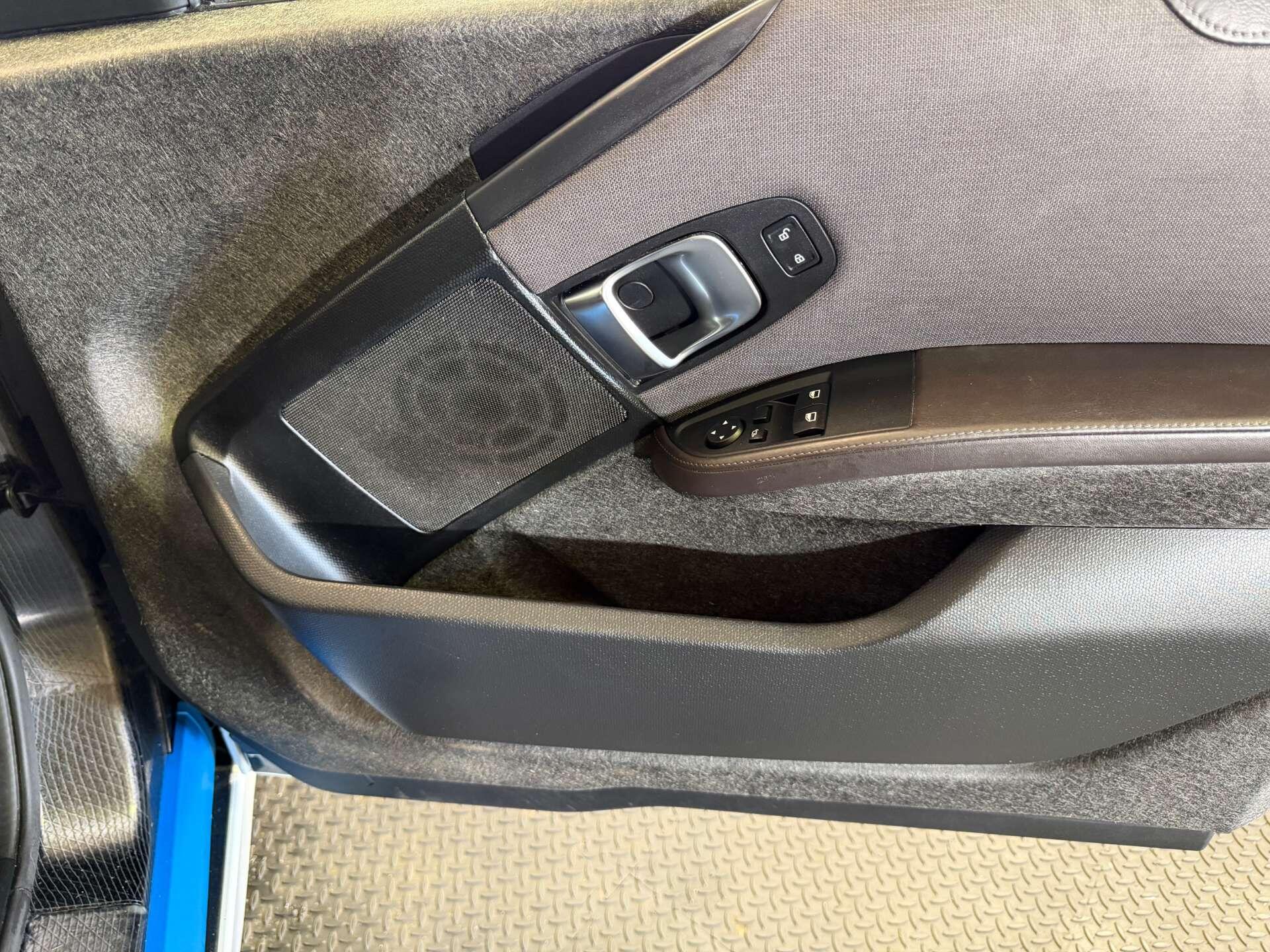 BMW i3 view 23