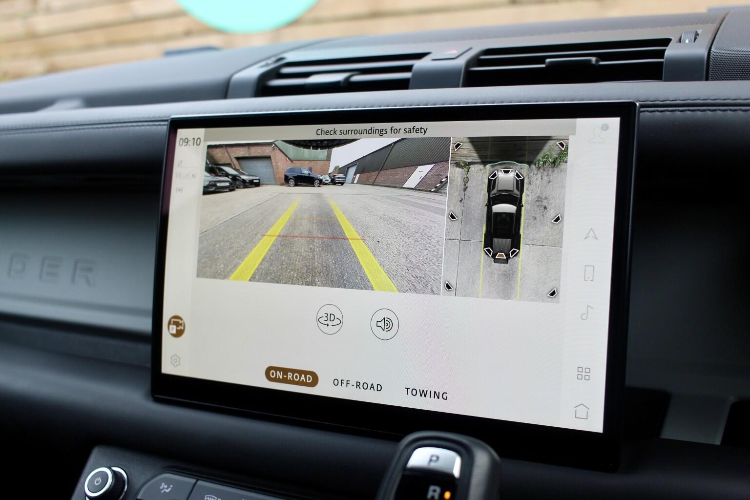Land Rover Defender view 25