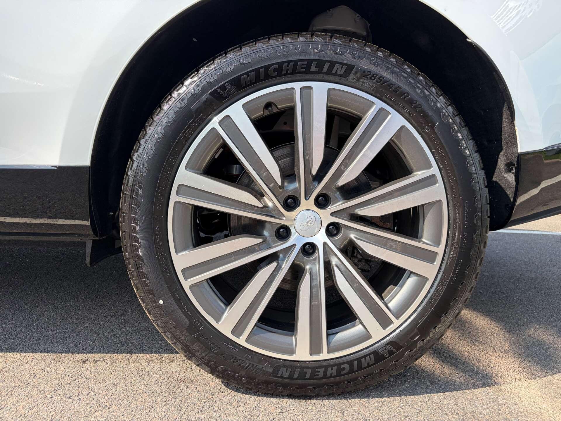 Land Rover Range Rover view 10