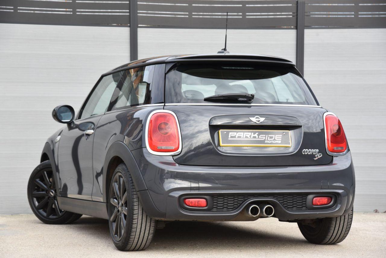 Mini Cooper view 3