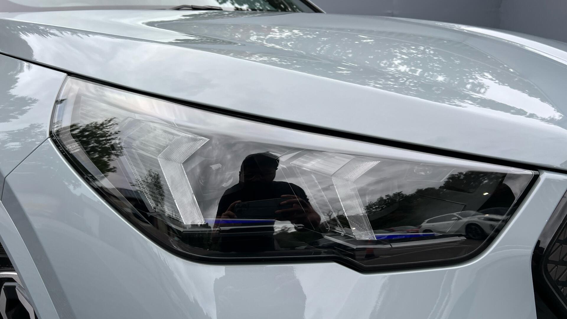 BMW Ix2 view 23
