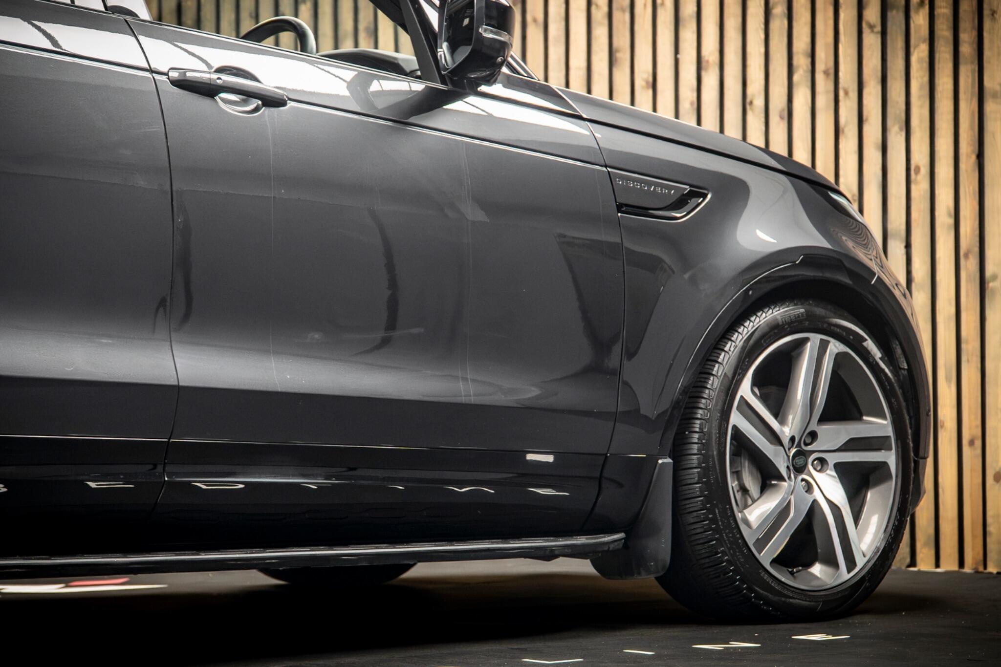 Land Rover Discovery view 14