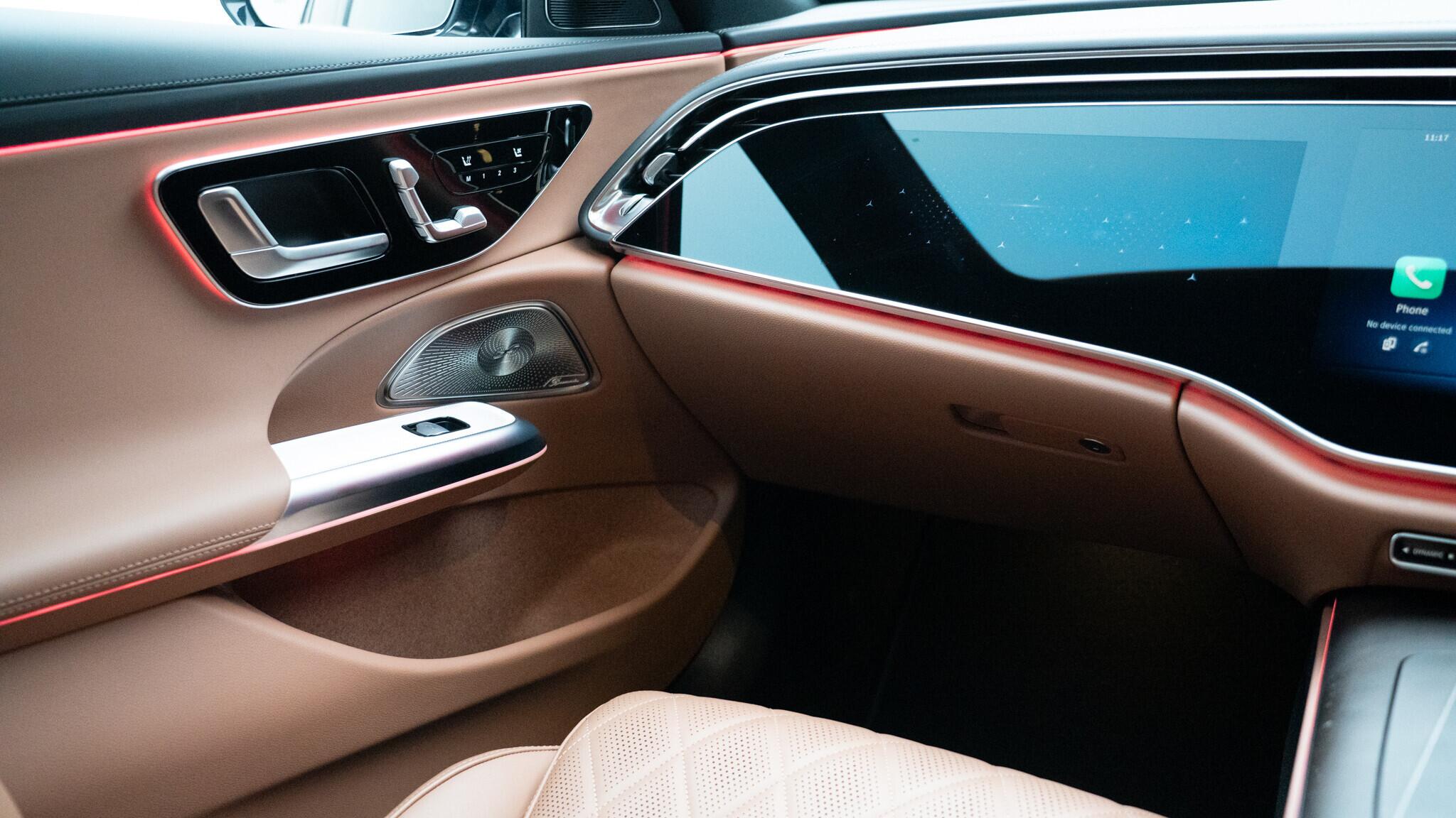 Mercedes-Benz E-Class view 21
