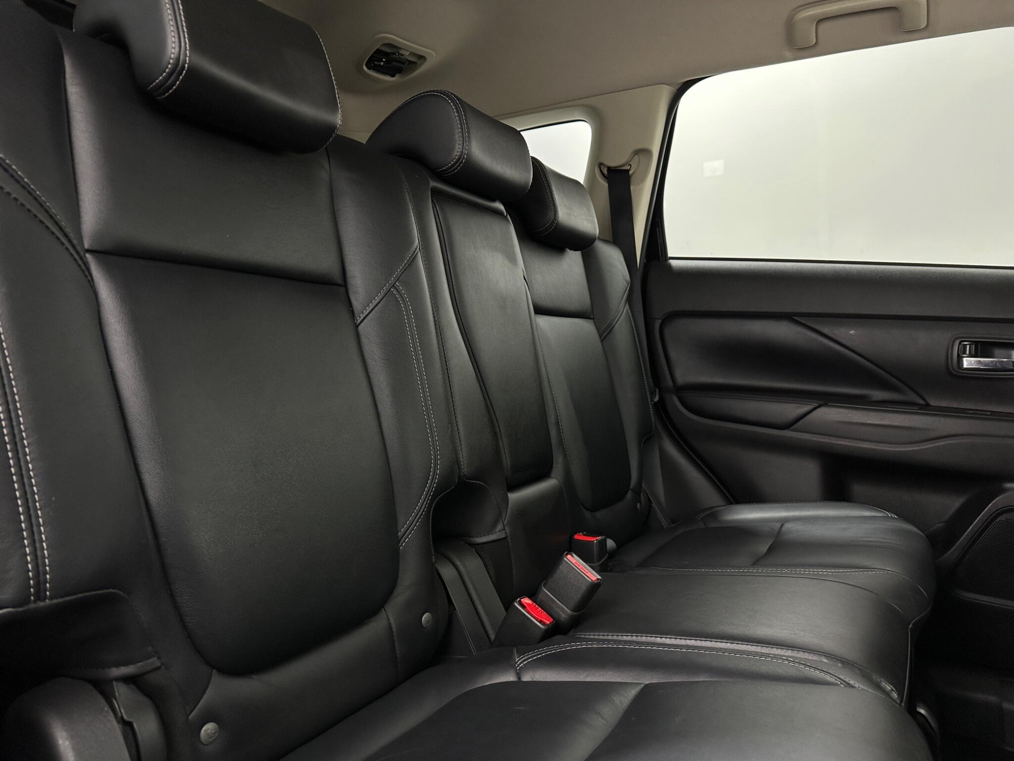 Mitsubishi Outlander view 41