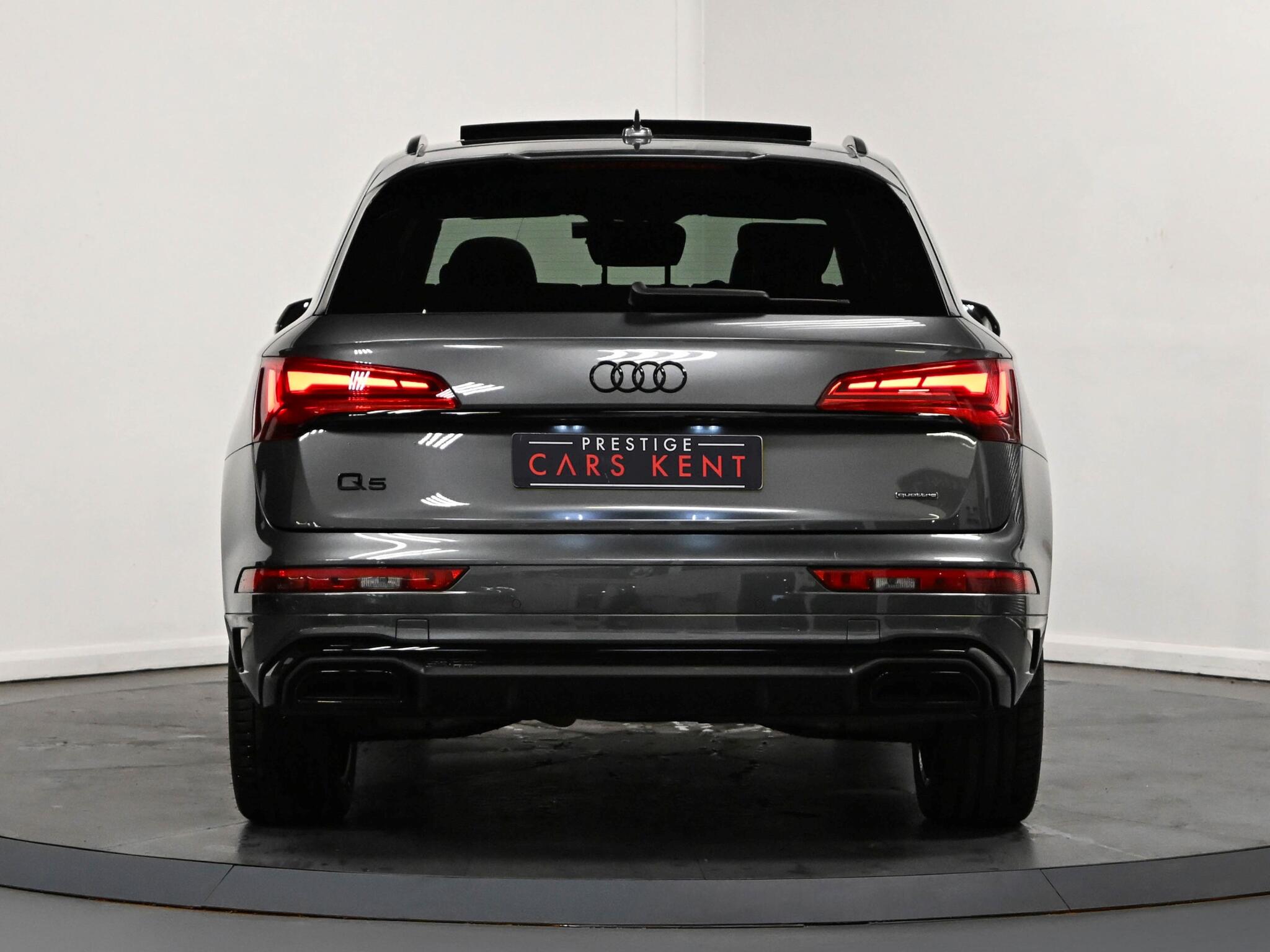 Audi Q5 view 26