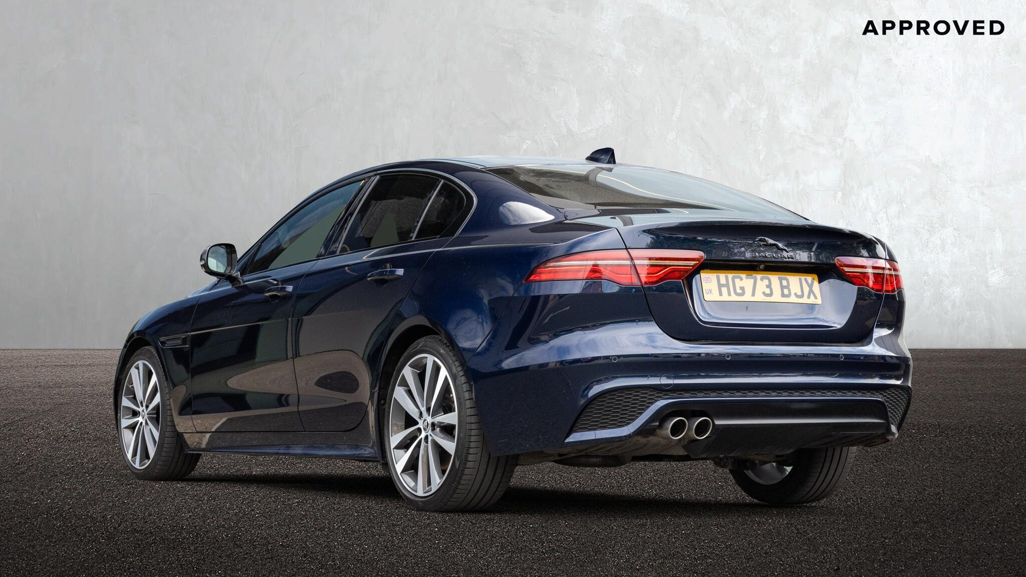 Jaguar Xe view 2