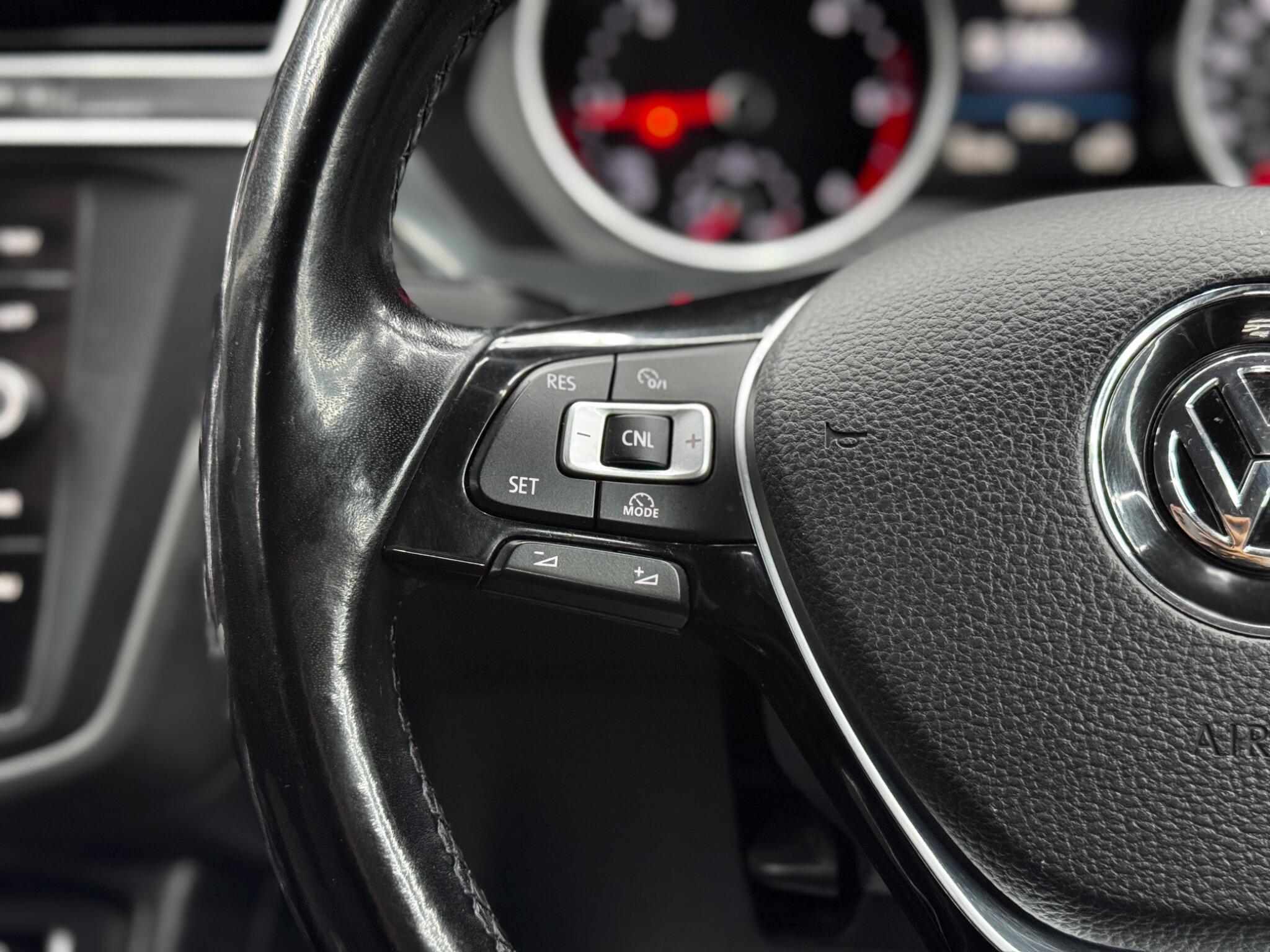 Volkswagen Tiguan view 20