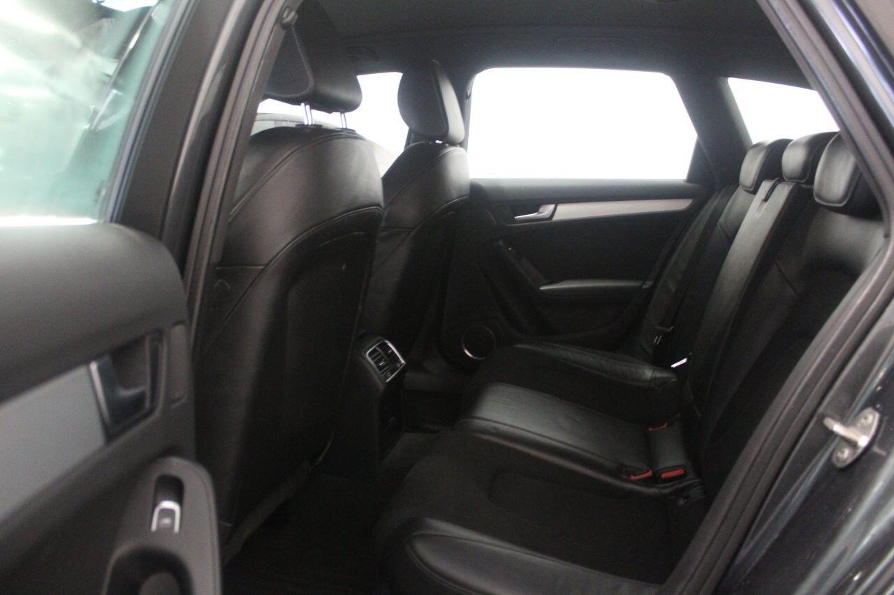 Audi A4 view 56