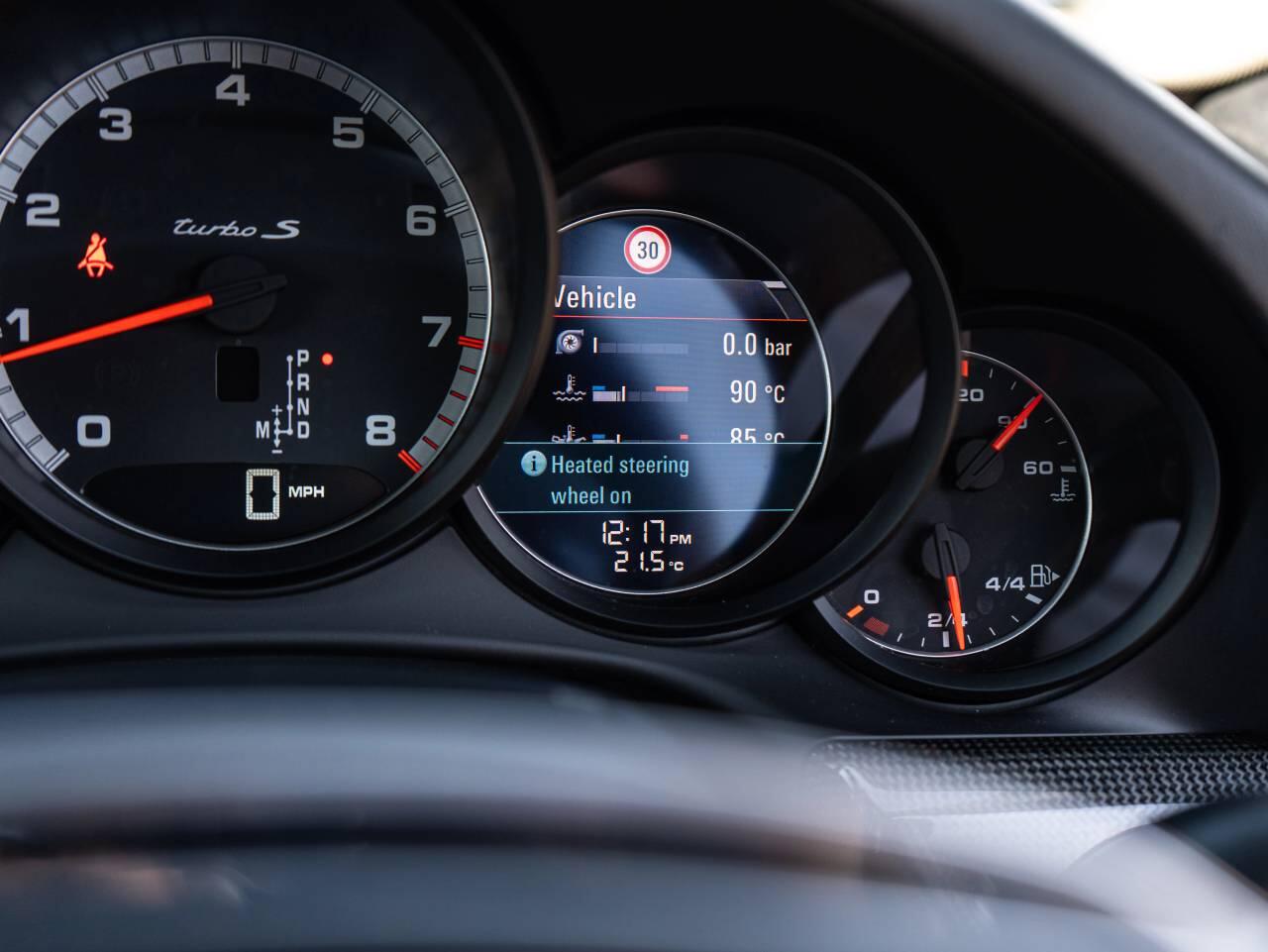 Porsche 911 view 39