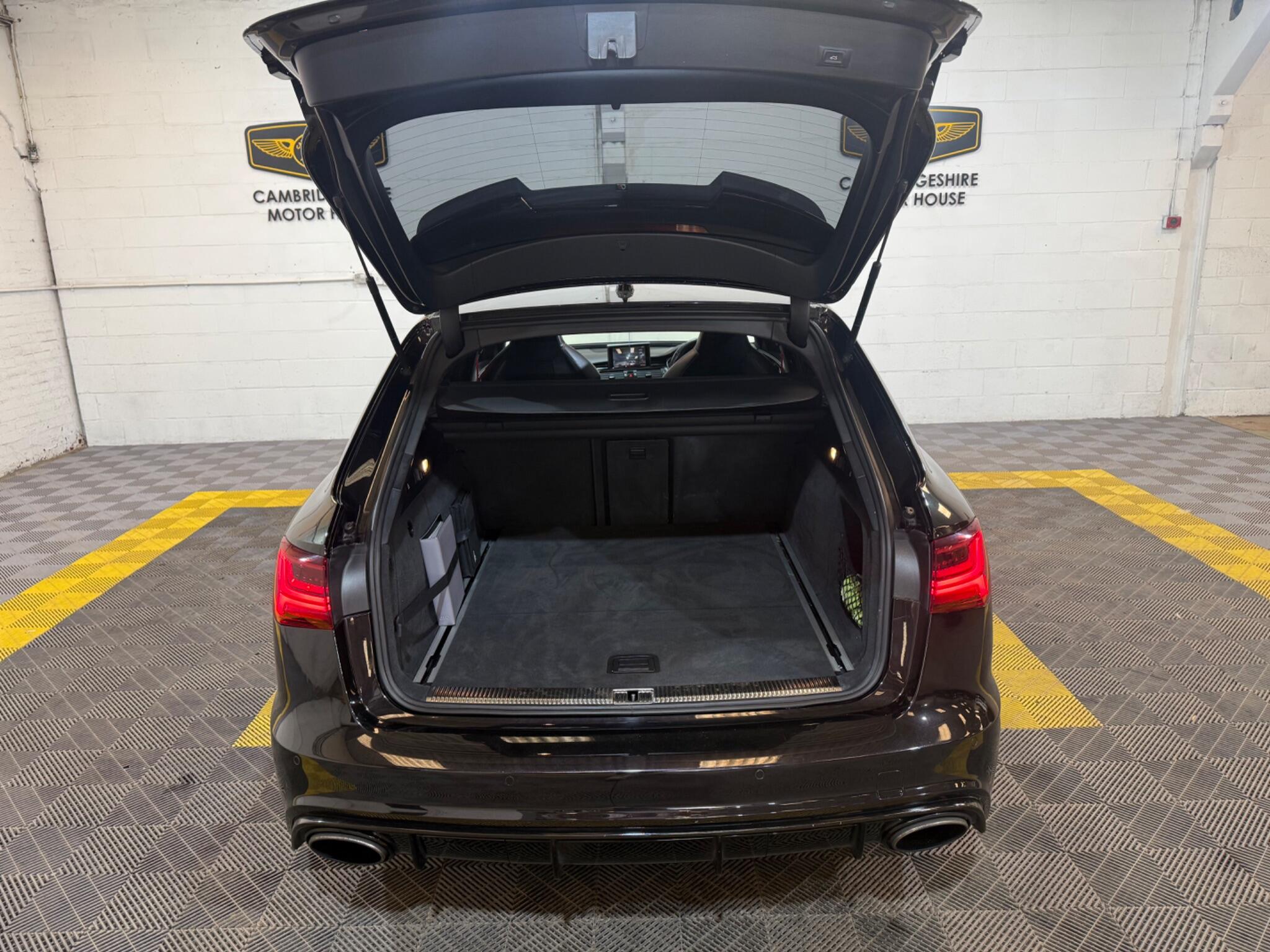 Audi RS6 view 56