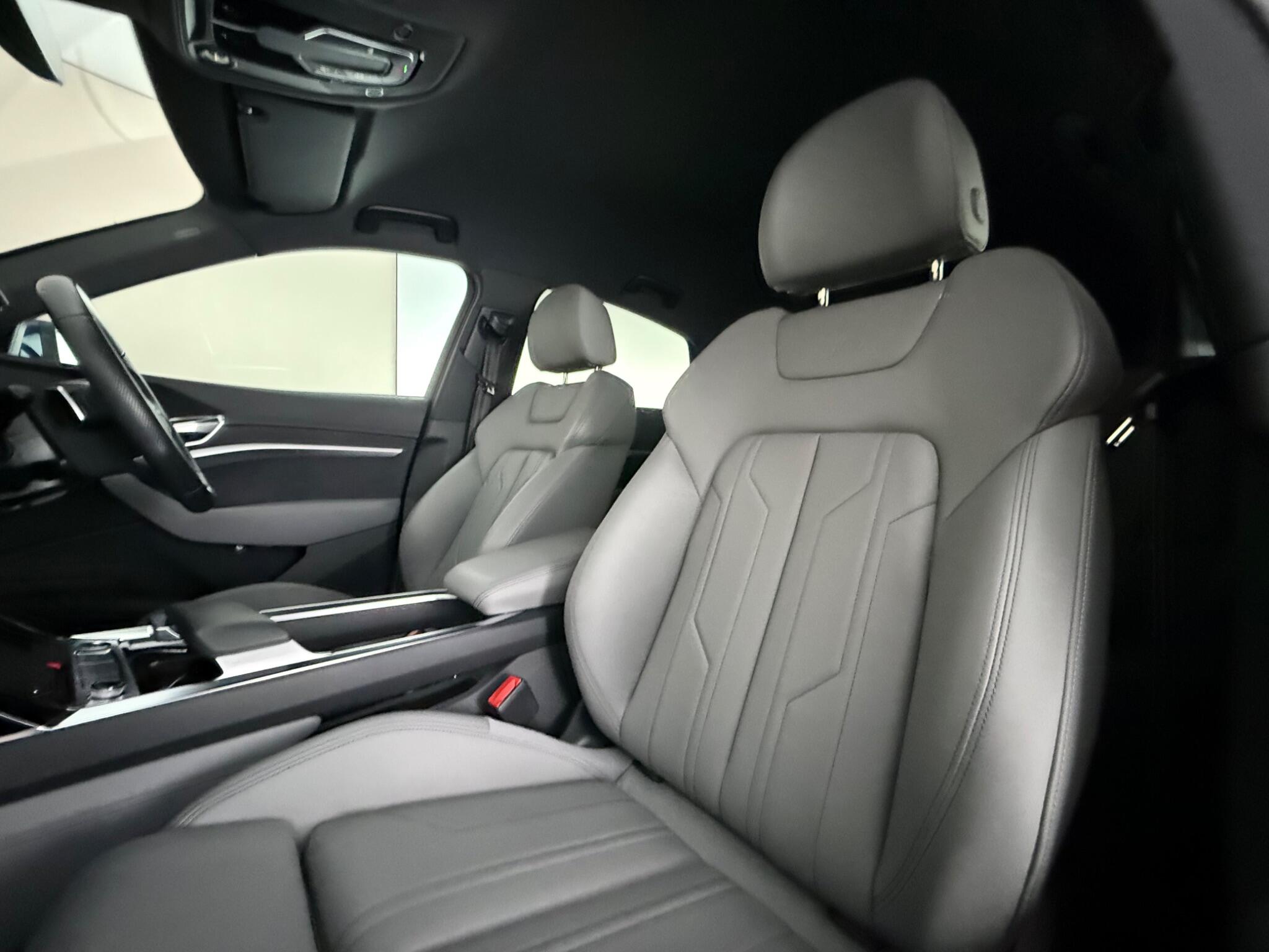 Audi E-Tron view 33