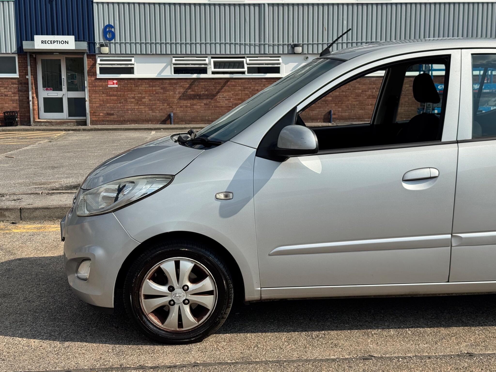 Hyundai I10 view 8