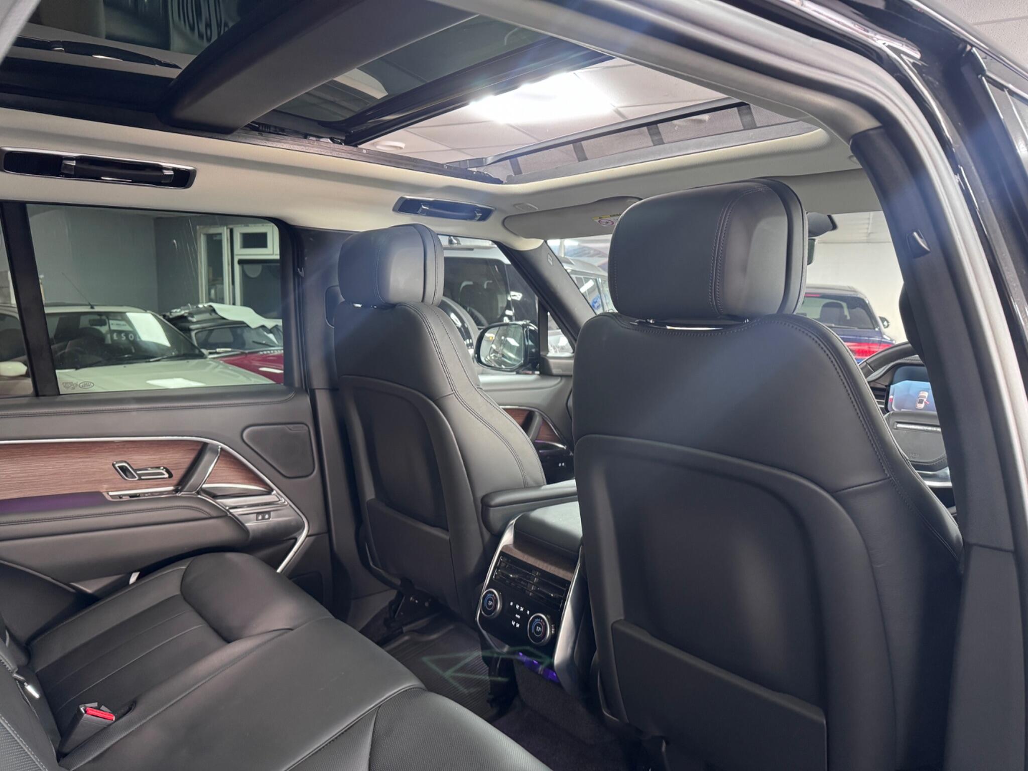 Land Rover Range Rover view 36