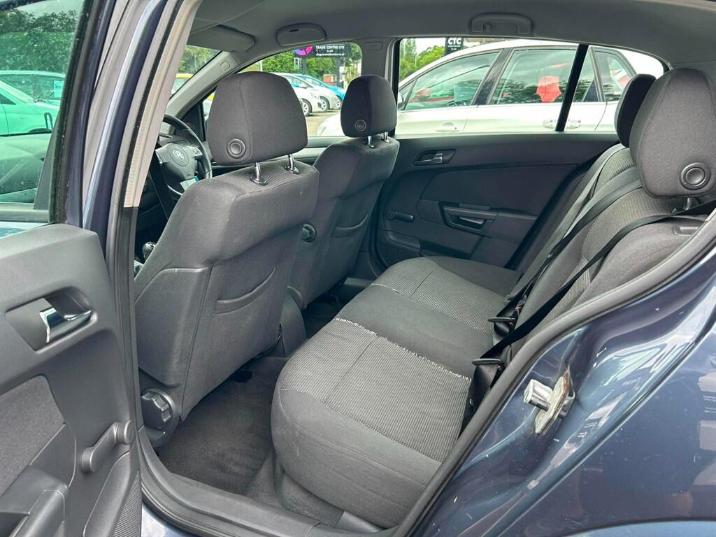 Vauxhall Astra view 15