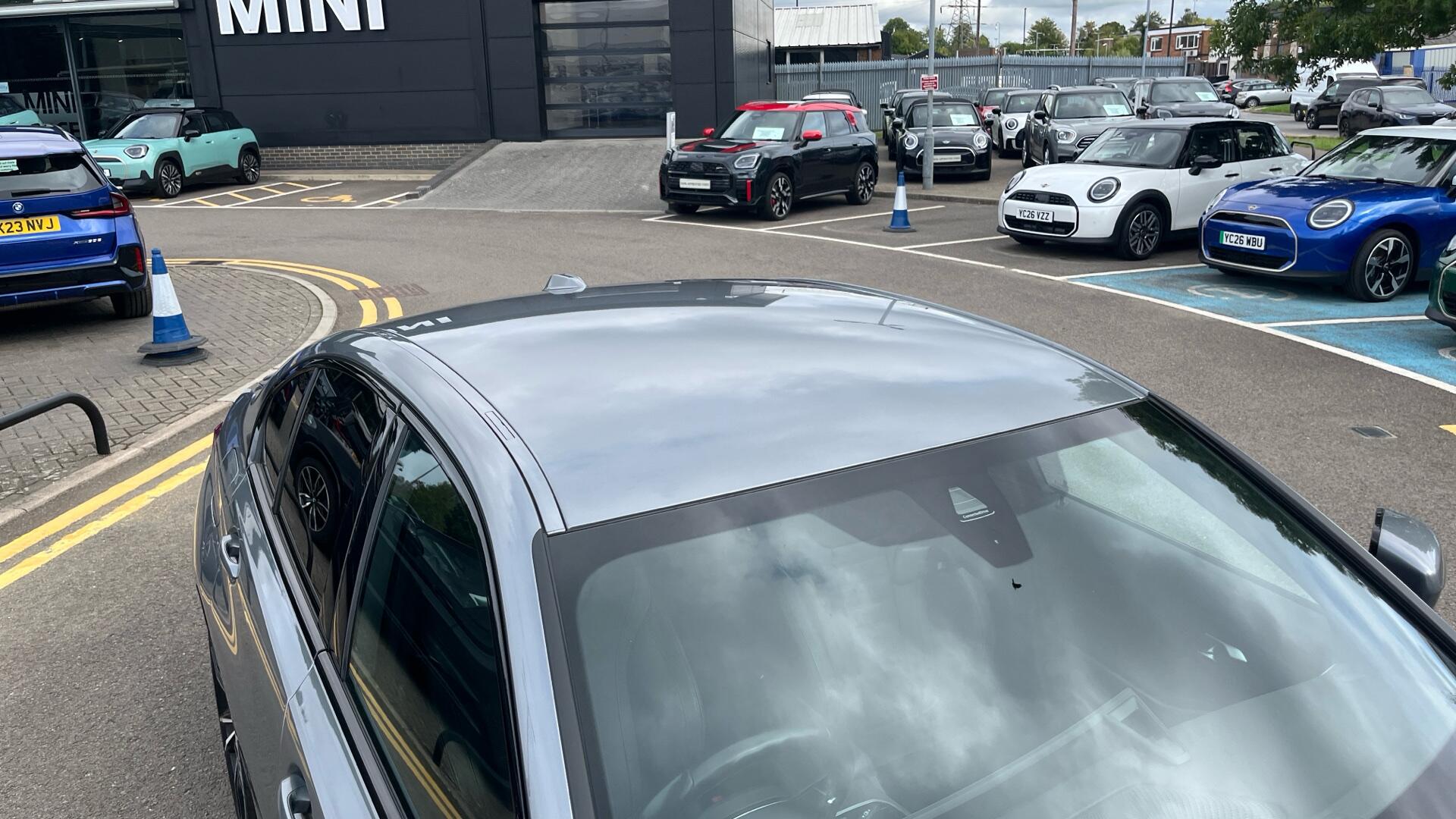 BMW 3 Series view 21