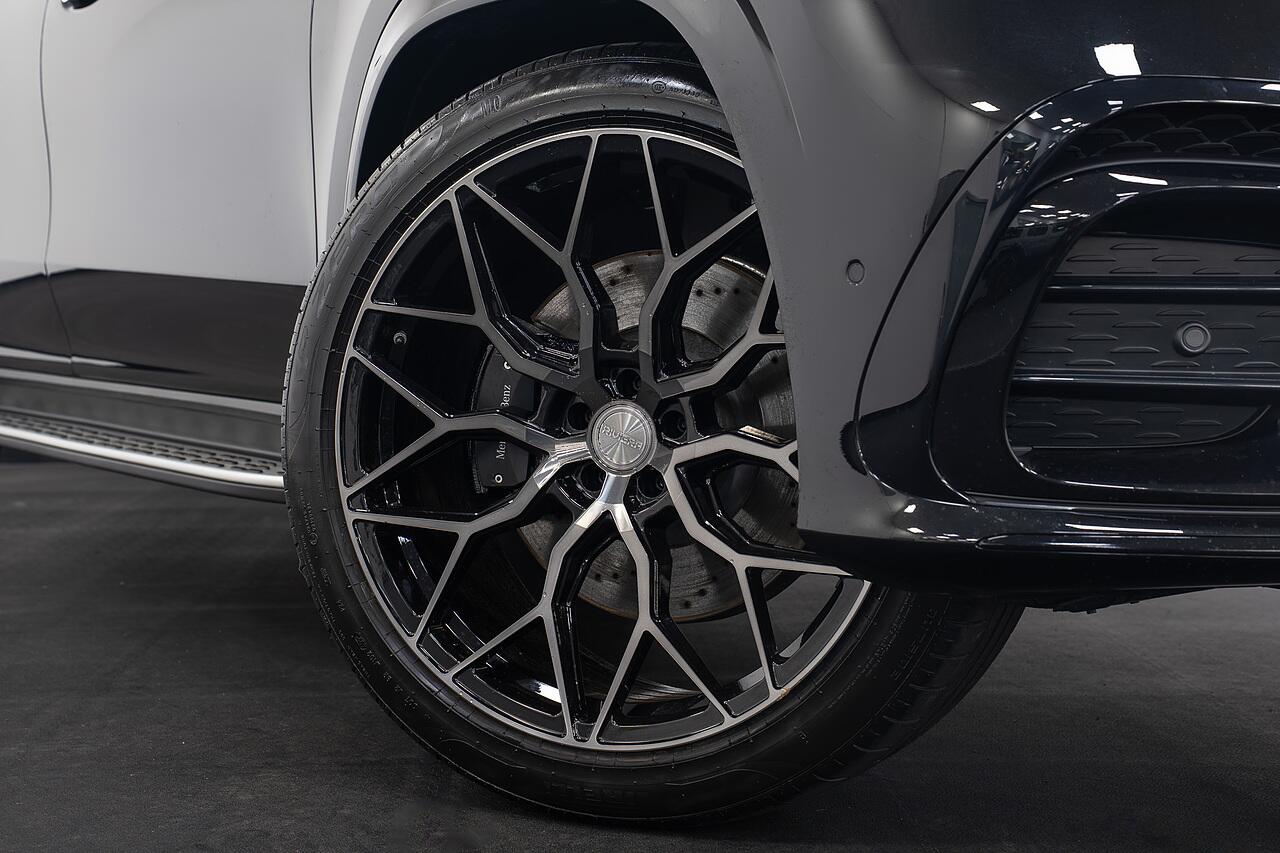 Mercedes-Benz GLS view 6