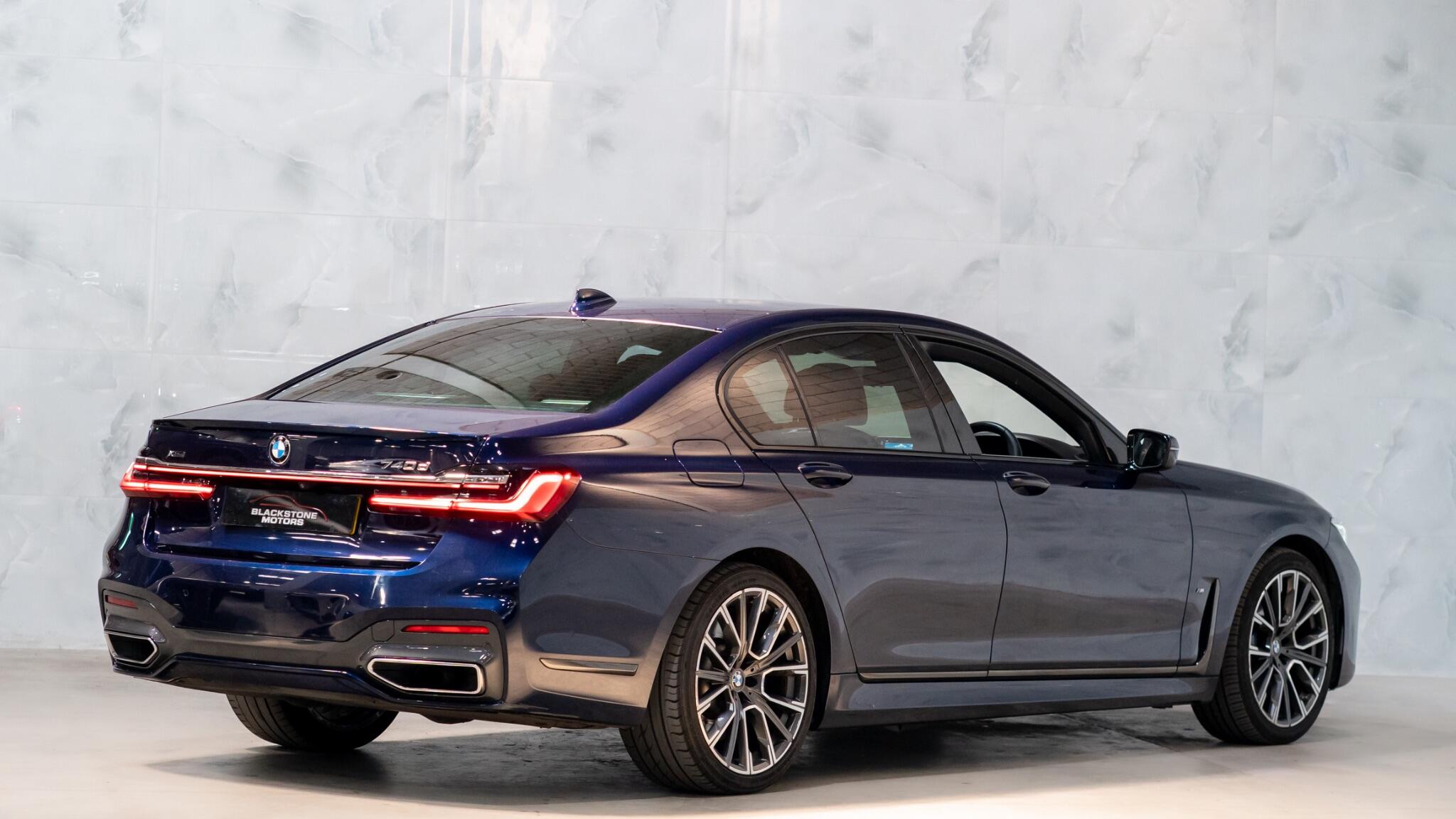 BMW 7 Series view 7